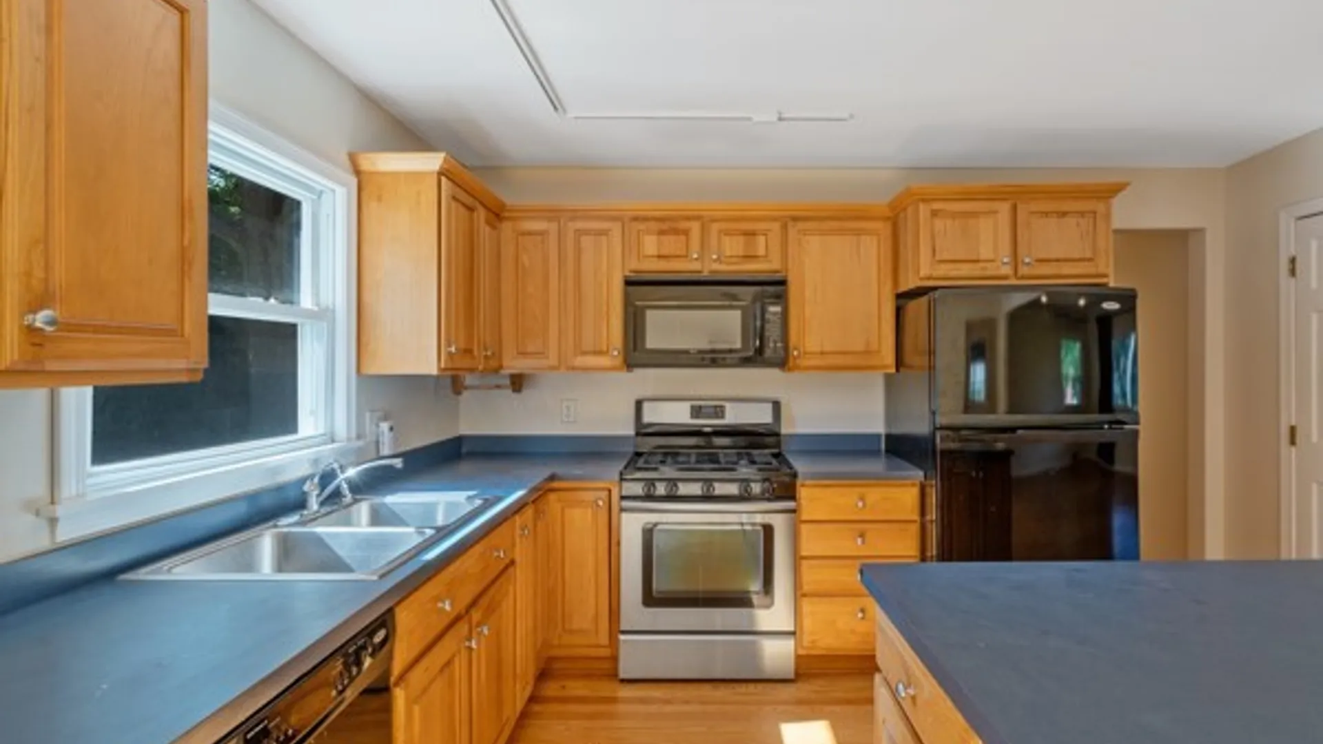Property at 25 Franklin Avenue, Oswego, NY 13126 9