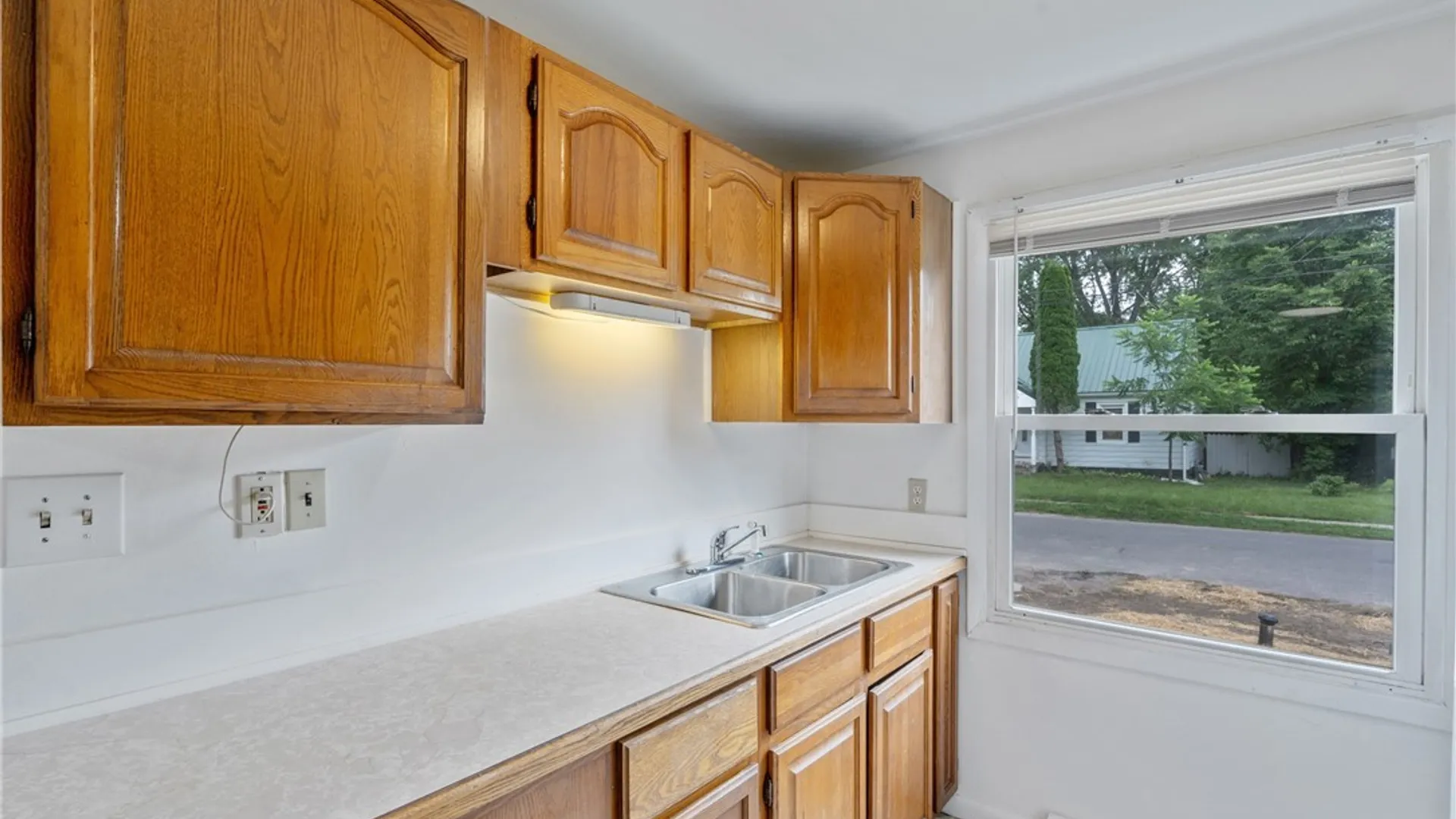 Property at 176 Ruth Avenue, Syracuse, NY 13210 6