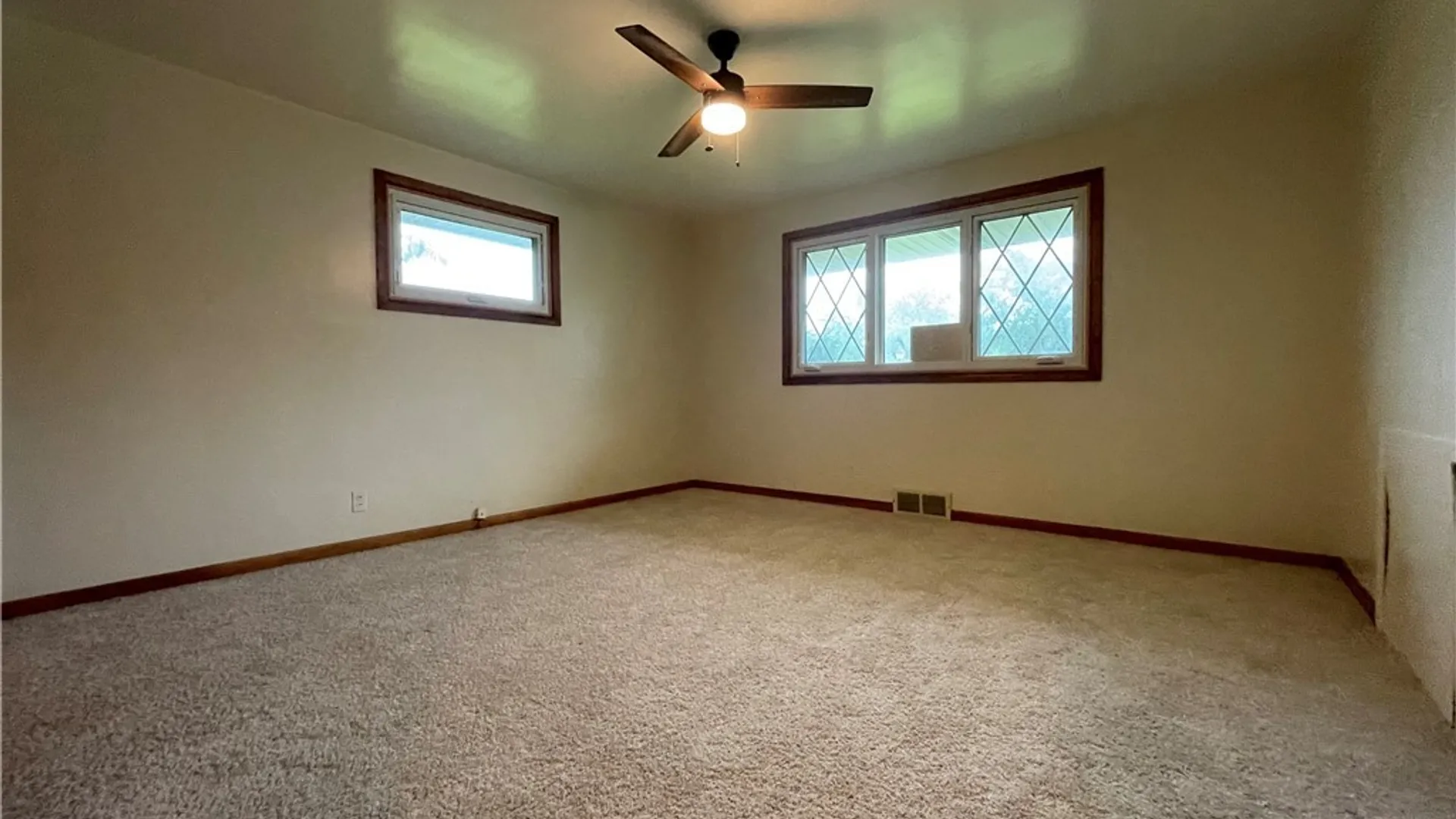 Property at 1054 Woodstock Avenue, Tonawanda, NY 14150 11