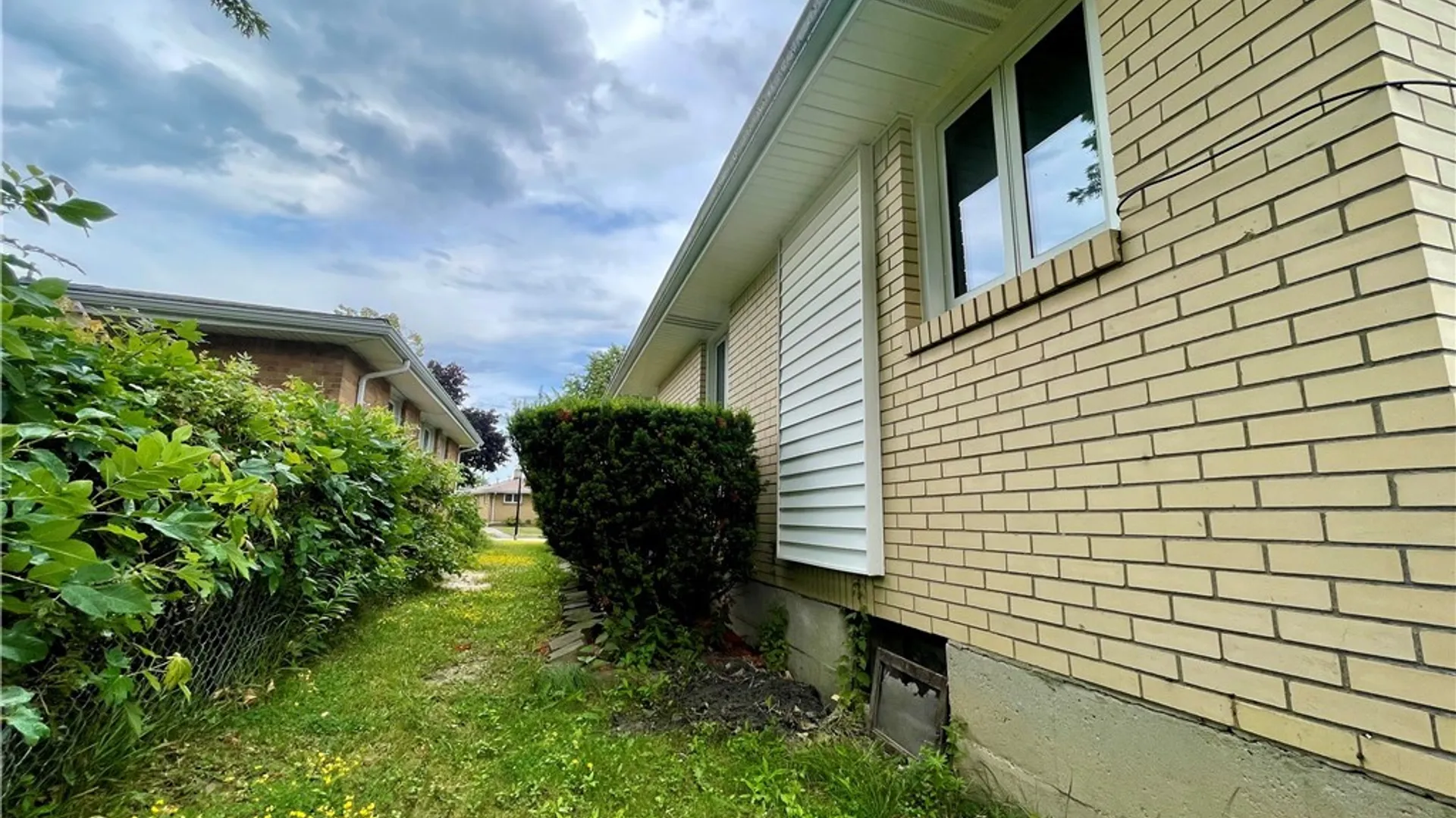 Property at 1054 Woodstock Avenue, Tonawanda, NY 14150 23