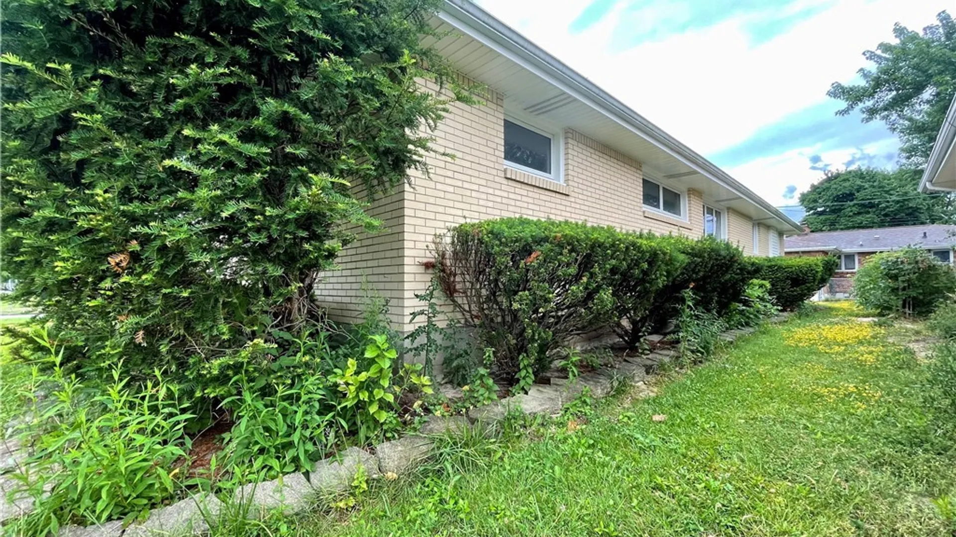 Property at 1054 Woodstock Avenue, Tonawanda, NY 14150 24