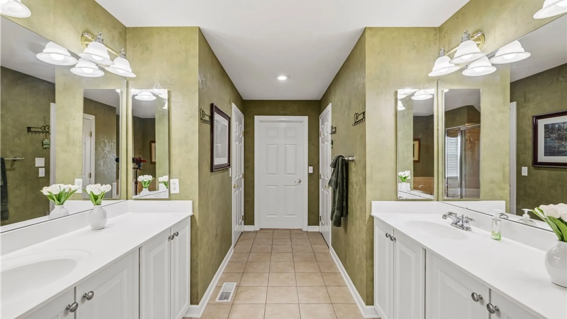 Property at 67 Breezewood Drive, Orchard Park, NY 14127 42