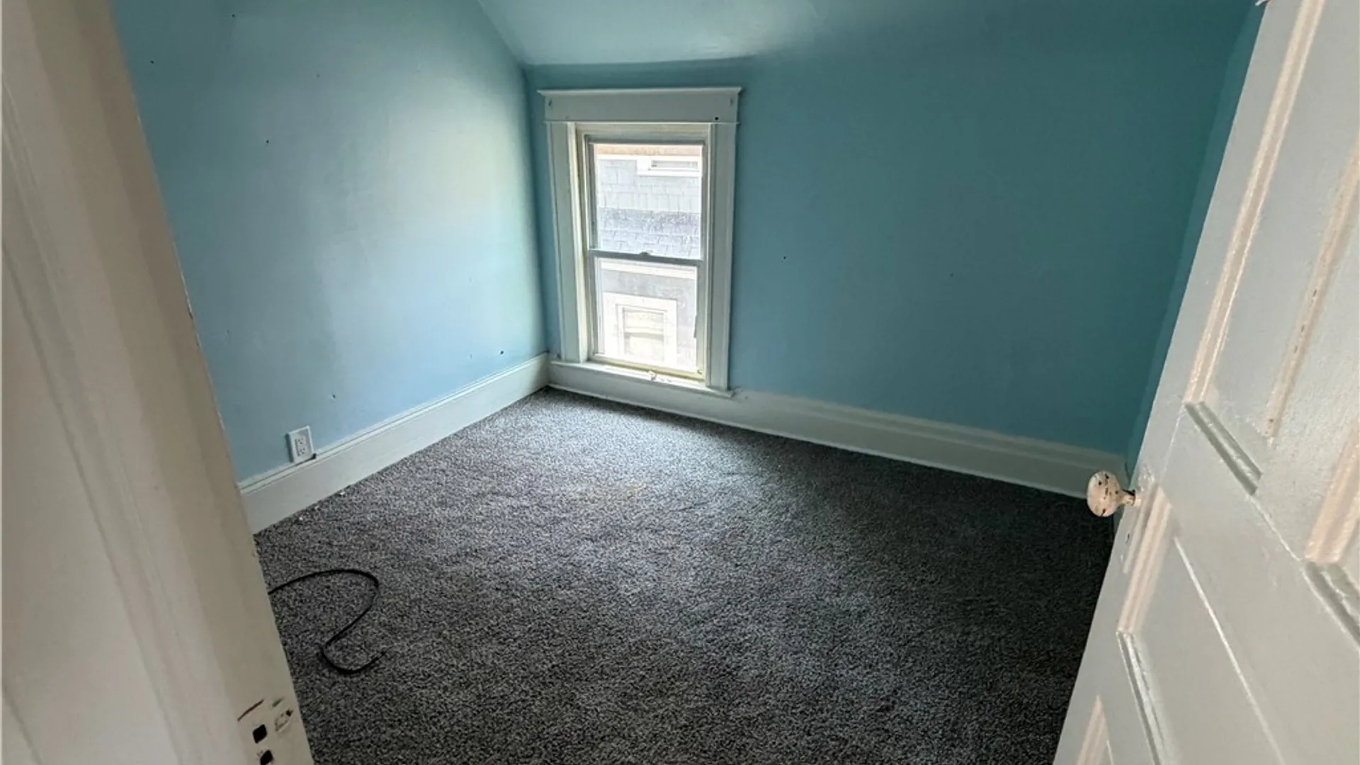 Property at 2435 Ontario Avenue, Niagara Falls, NY 14305 16
