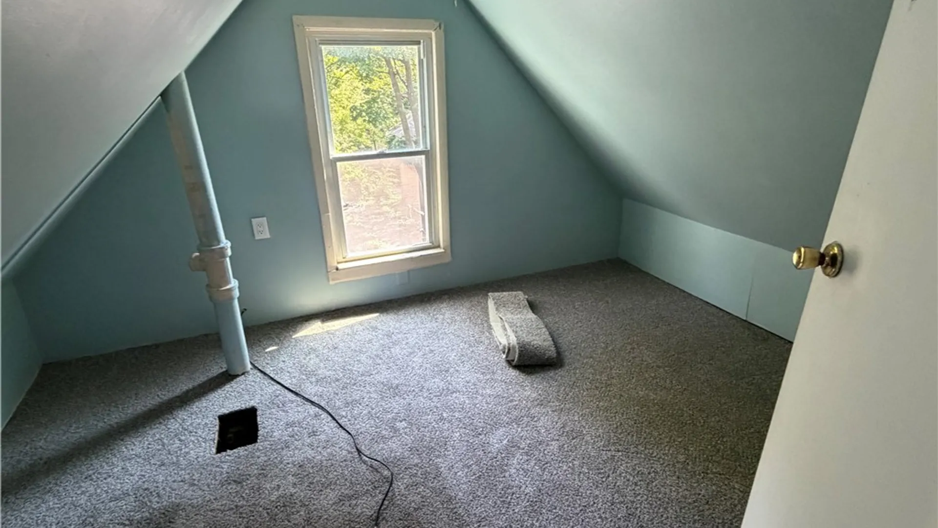 Property at 2435 Ontario Avenue, Niagara Falls, NY 14305 17