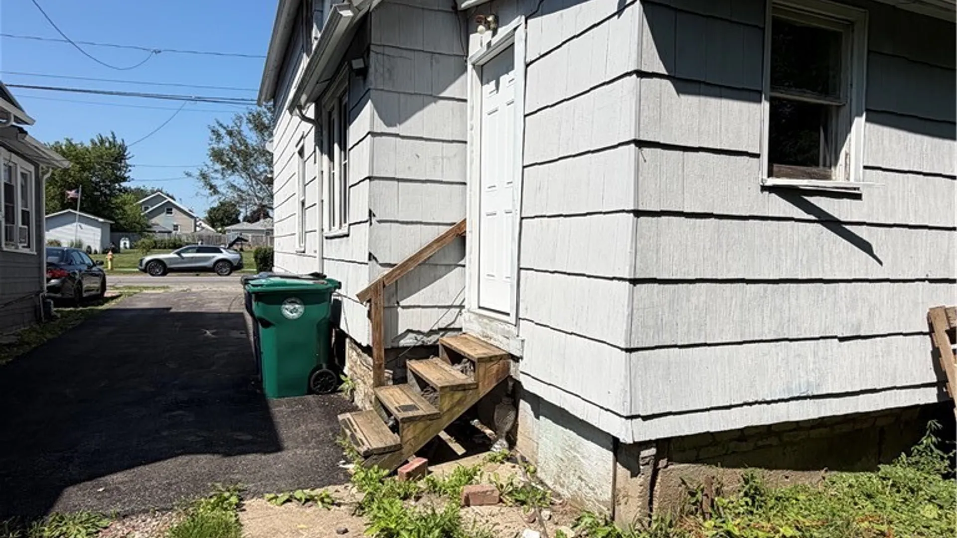 Property at 2435 Ontario Avenue, Niagara Falls, NY 14305 4