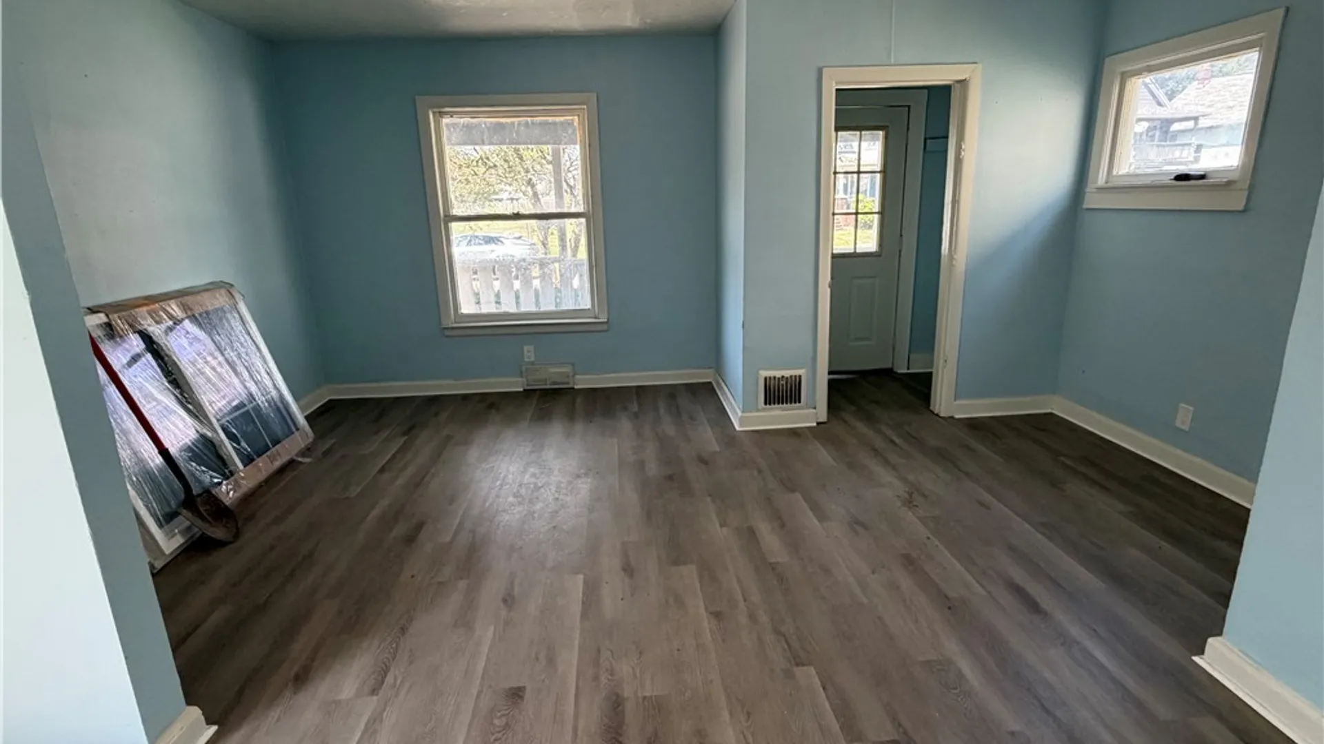 Property at 2435 Ontario Avenue, Niagara Falls, NY 14305 7
