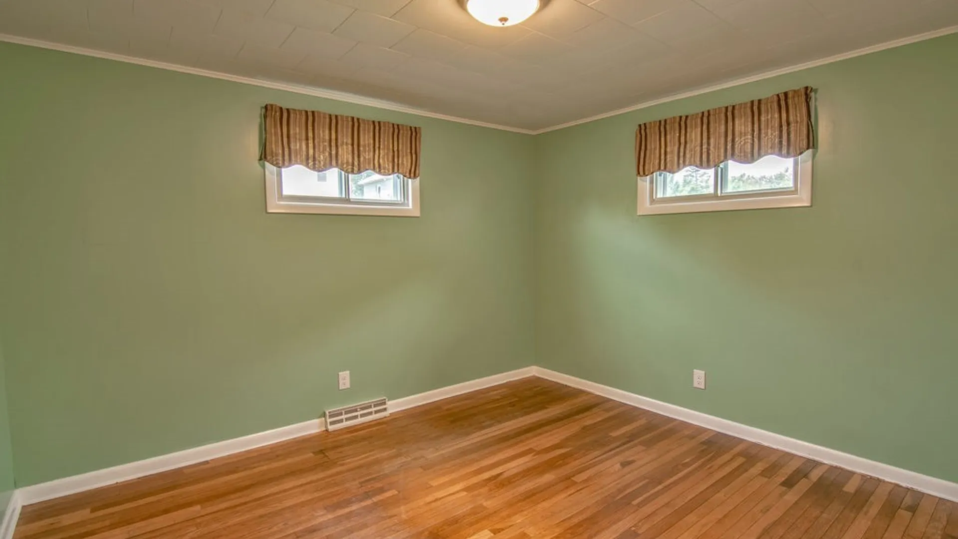 Property at 311 Swansea Avenue, Salina, NY 13206 22