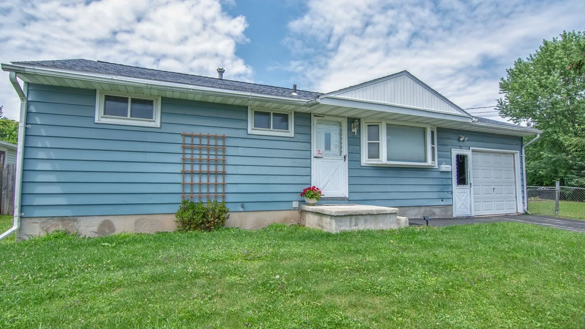 Property at 311 Swansea Avenue, Salina, NY 13206 4