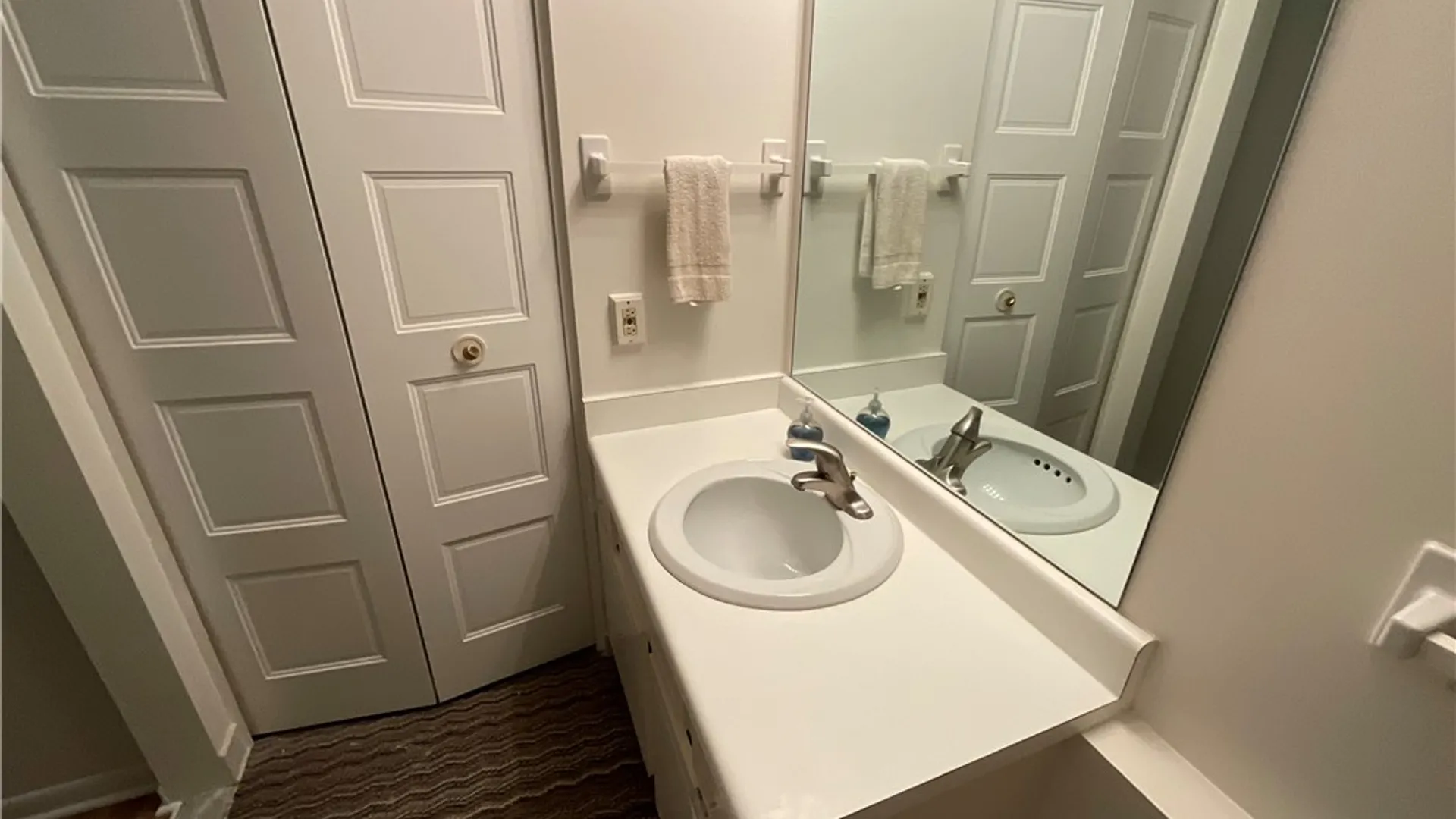 Property at 24-1 Great Wood Court, Perinton, NY 14450 18