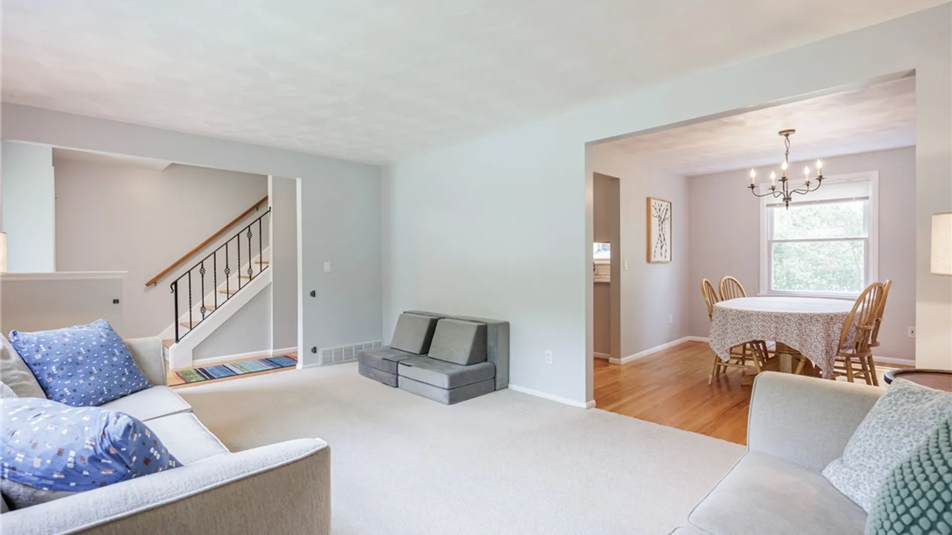 Property at 54 Maple Leaf Circle, Penfield, NY 14526 4