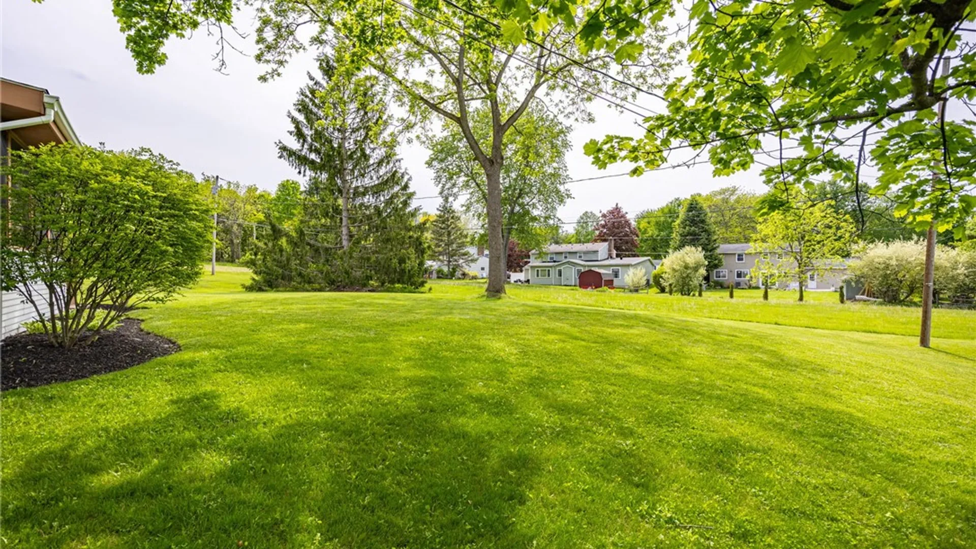 Property at 54 Maple Leaf Circle, Penfield, NY 14526 36