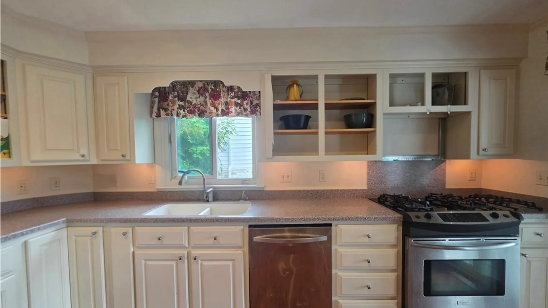 Property at 35 Orchard Place, Bradford City, PA 16701 14