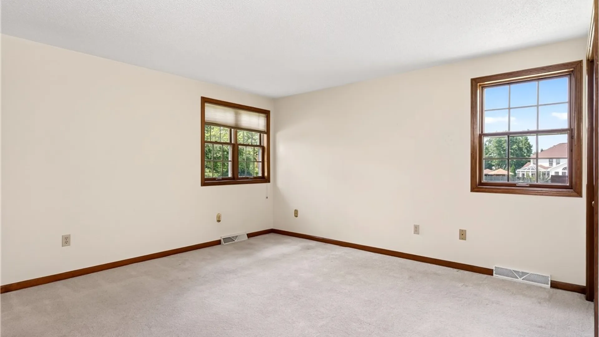 Property at 64 Hastings Drive, Orchard Park, NY 14217 16