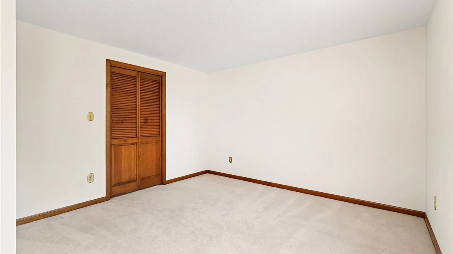 Property at 64 Hastings Drive, Orchard Park, NY 14217 20