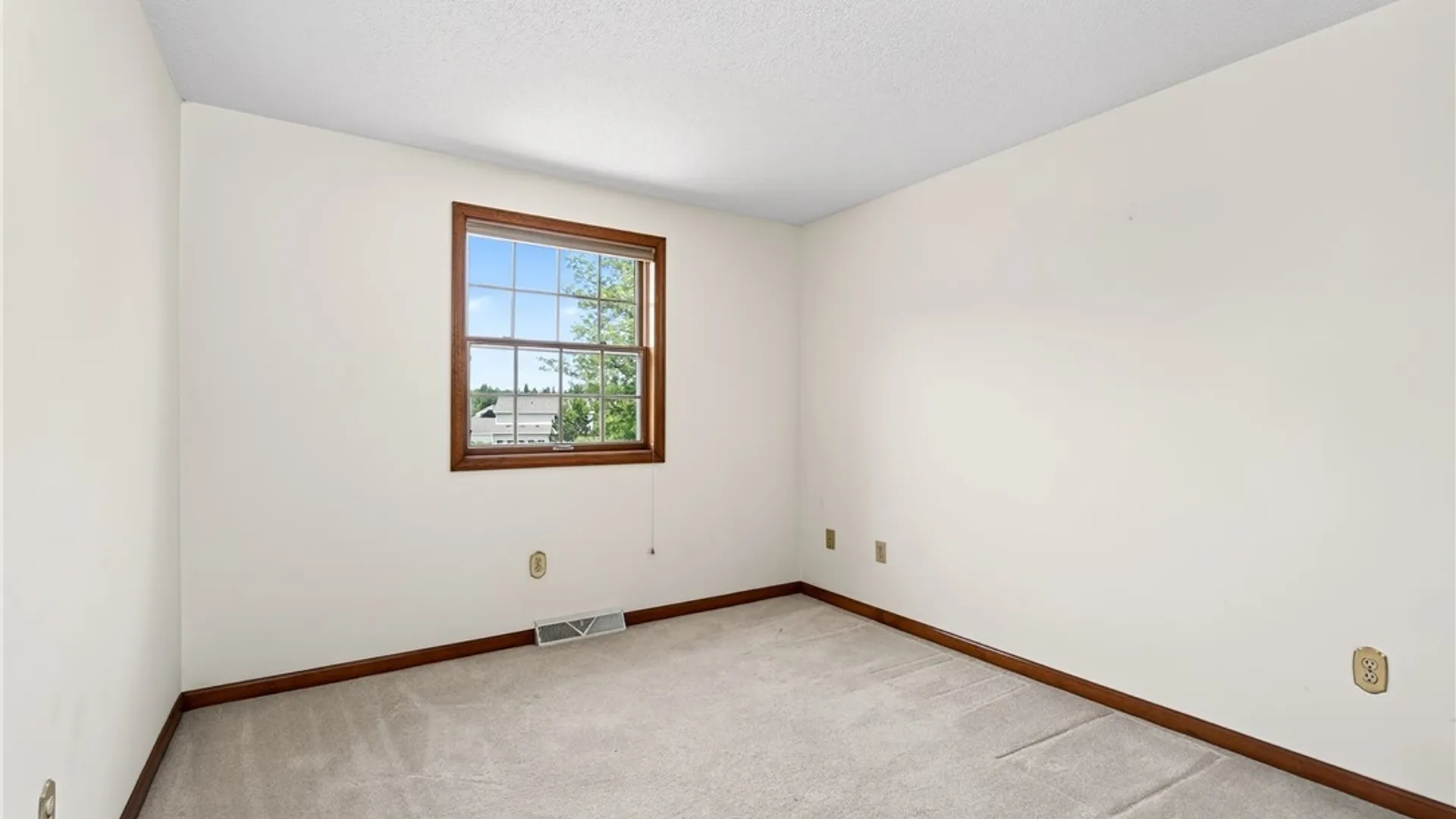 Property at 64 Hastings Drive, Orchard Park, NY 14217 23