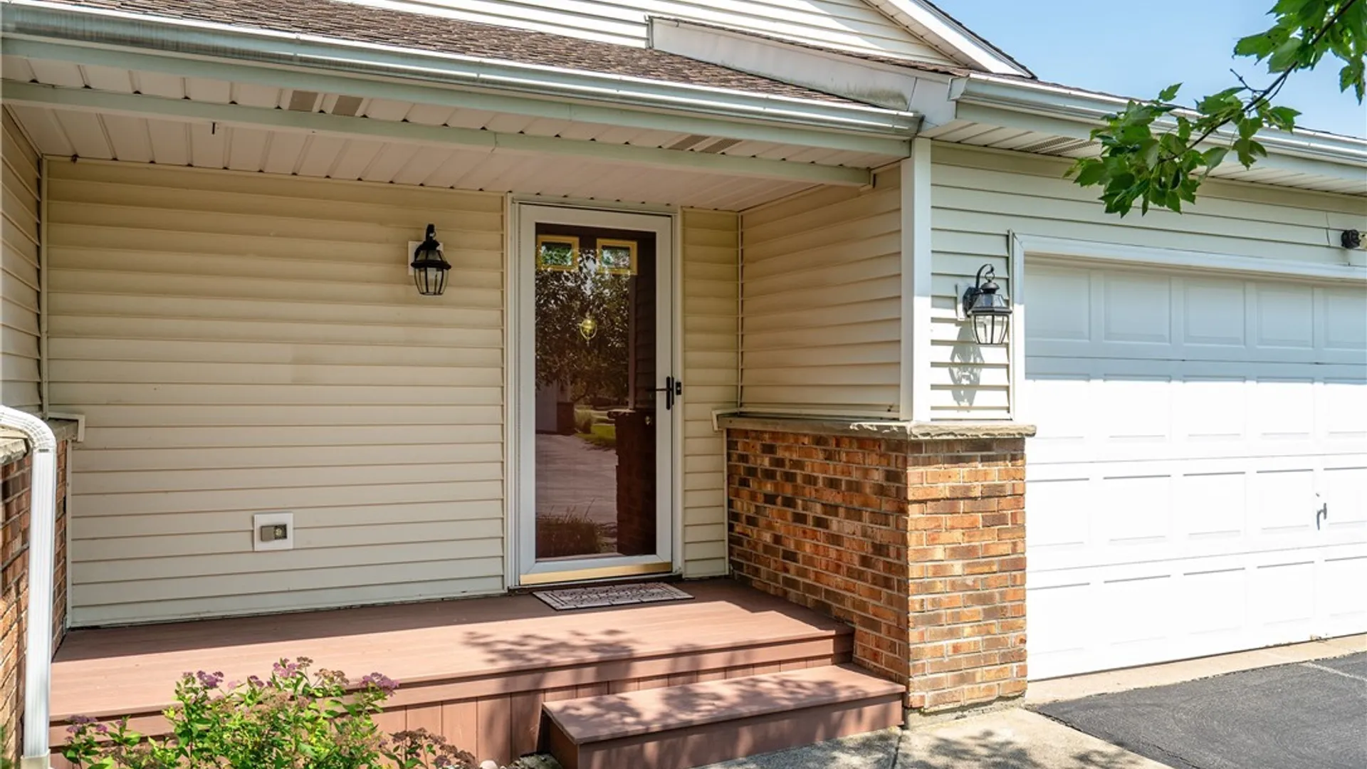 Property at 64 Hastings Drive, Orchard Park, NY 14217 3