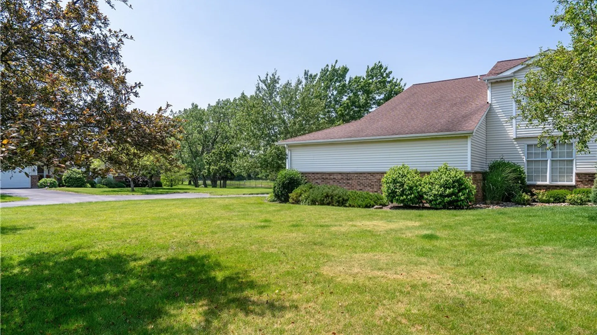 Property at 64 Hastings Drive, Orchard Park, NY 14217 34