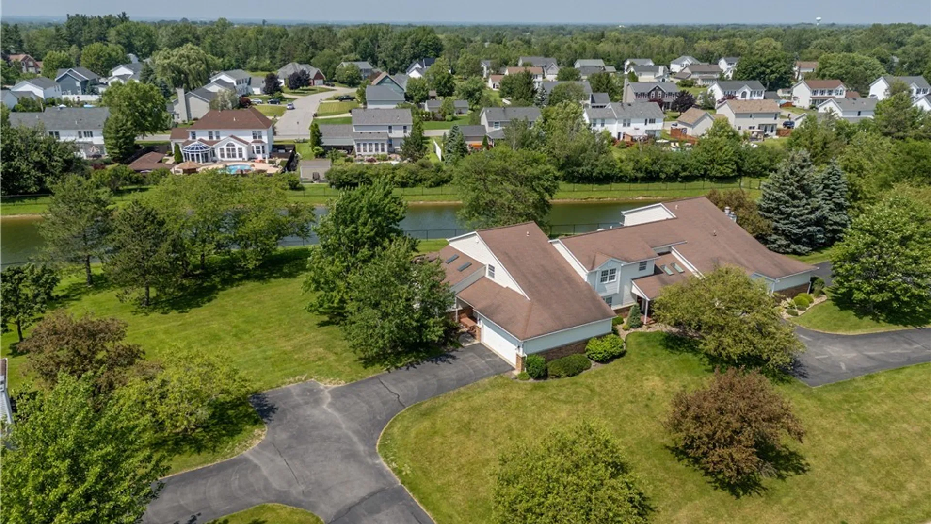 Property at 64 Hastings Drive, Orchard Park, NY 14217 35