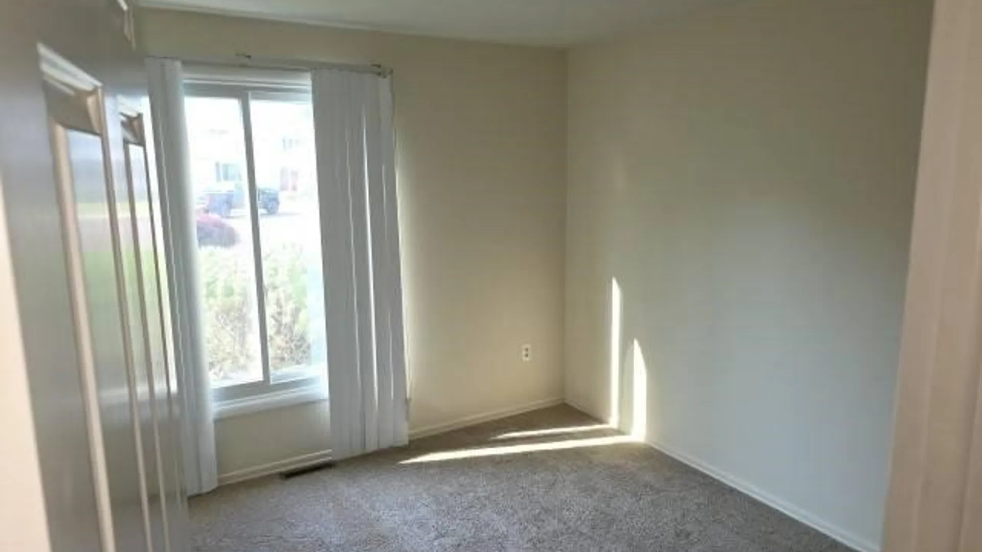 Property at 125 Granada Circle, Irondequoit, NY 14609 28