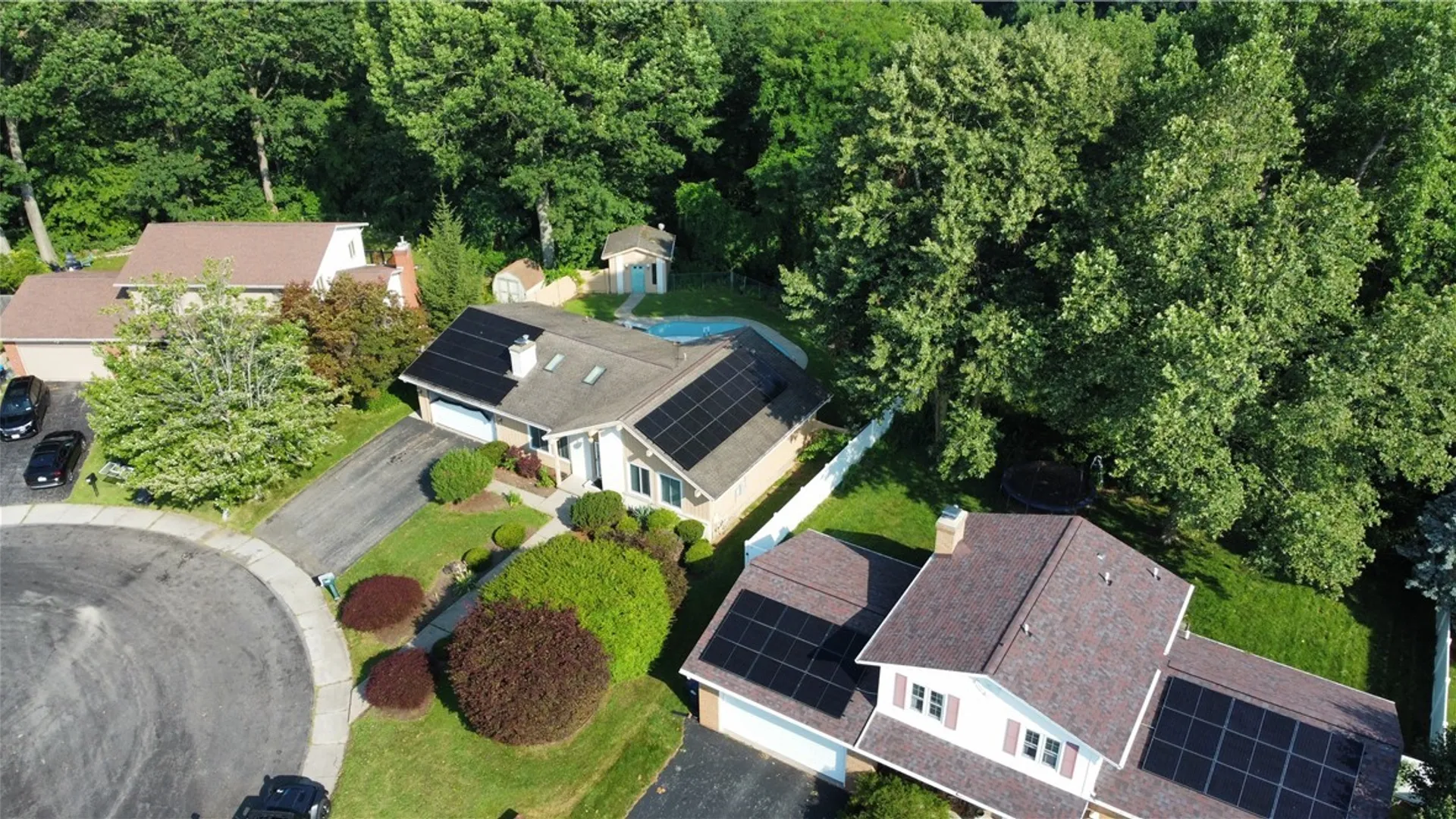 Property at 125 Granada Circle, Irondequoit, NY 14609 4