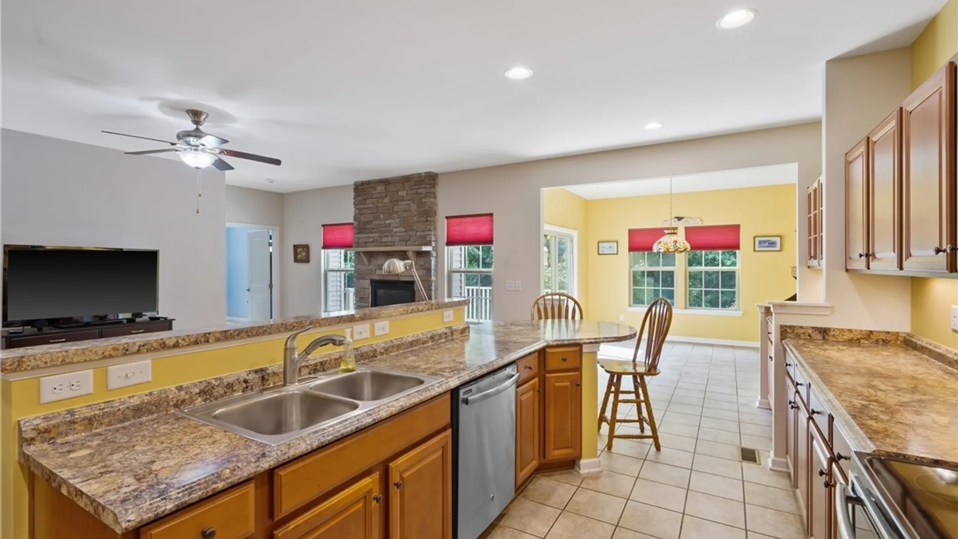 Property at 156 Shaker Heights, Camillus, NY 13031 5