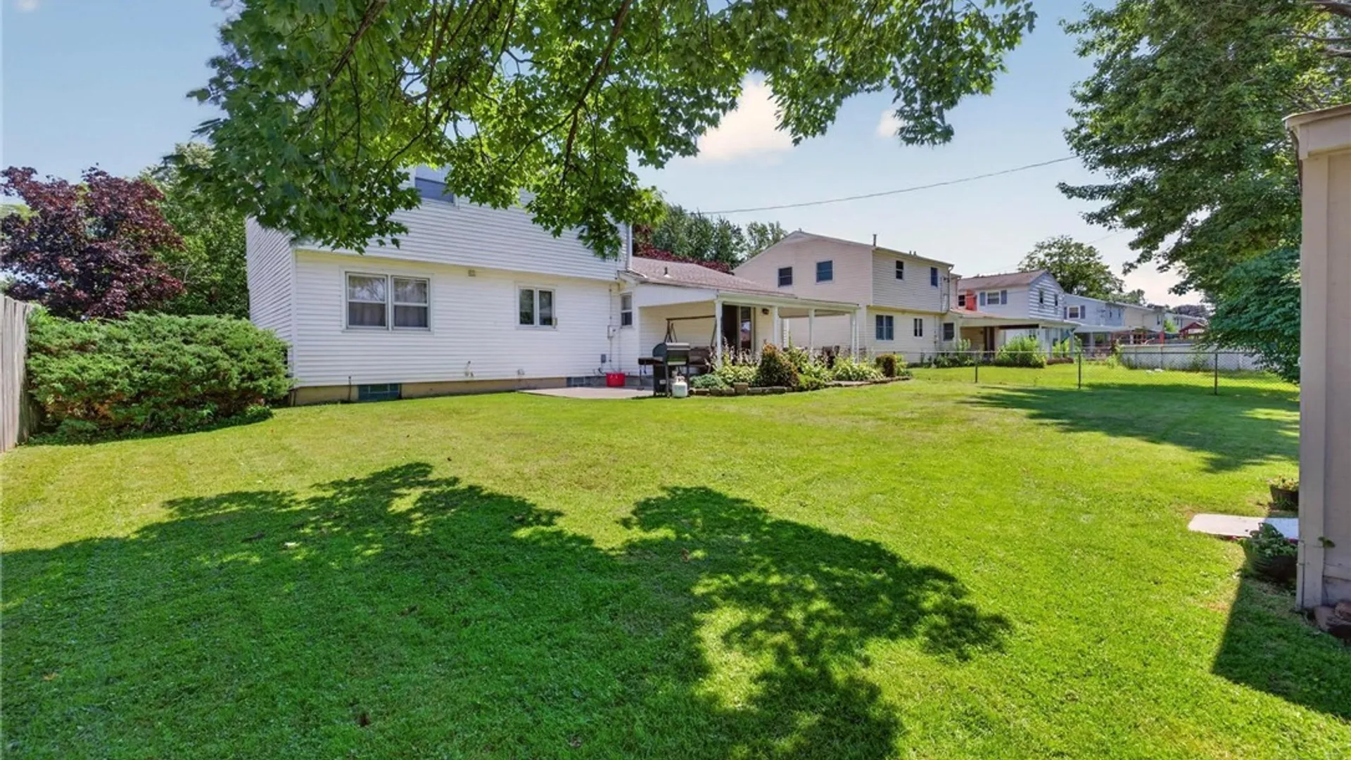 Property at 114 Meadow, Hamburg, NY 14075 28