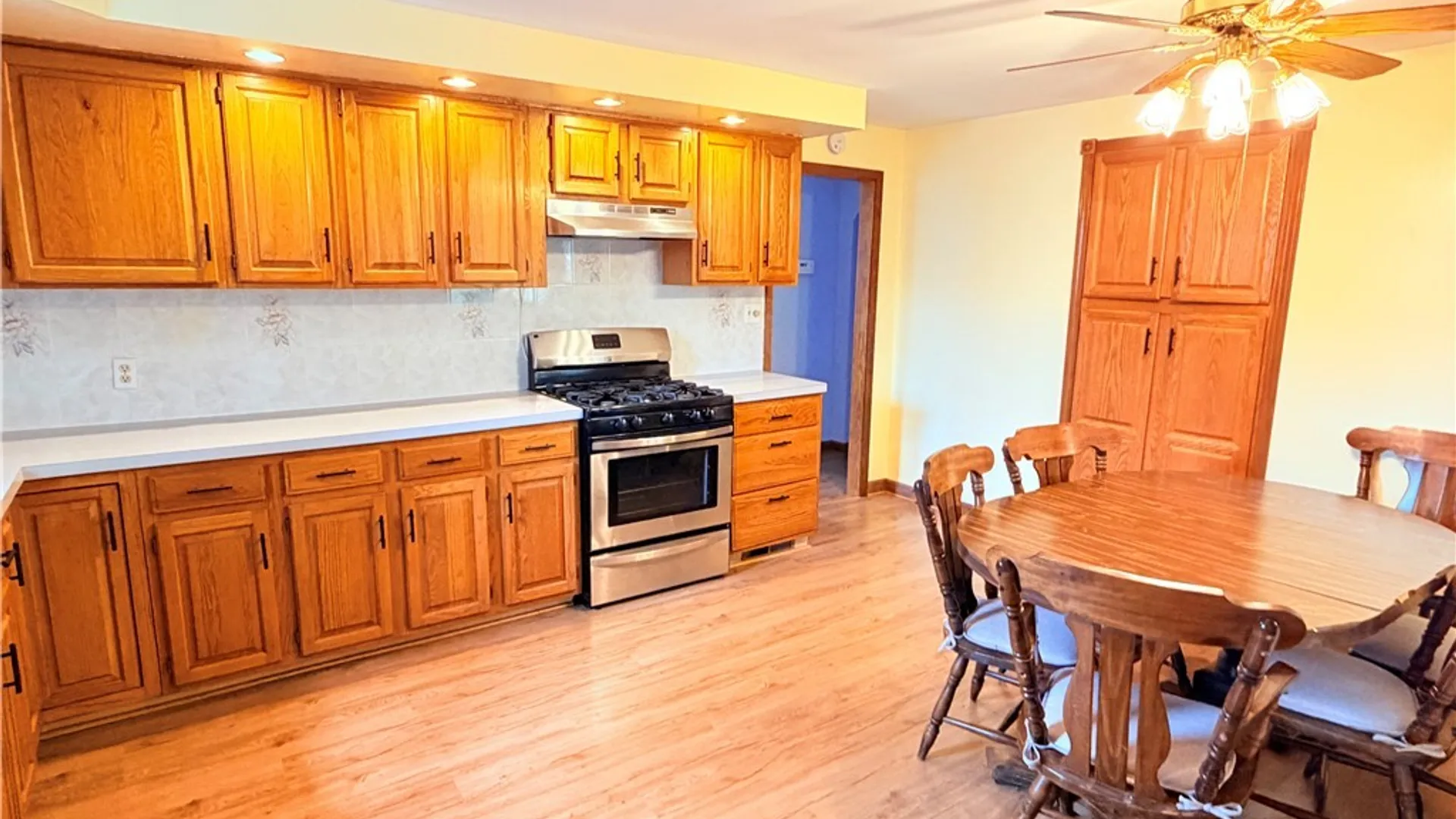 Property at 5113 Thurston Avenue, Hamburg, NY 14219 4