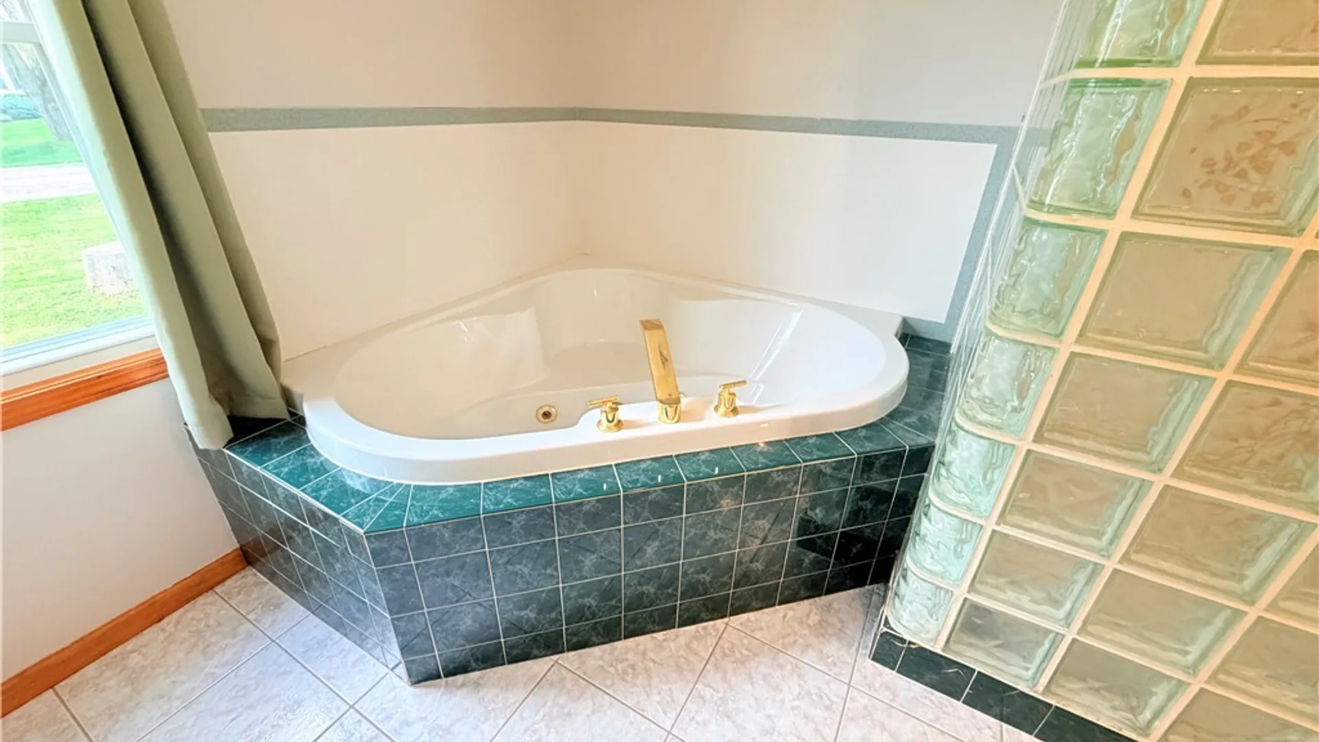 Property at 5113 Thurston Avenue, Hamburg, NY 14219 19