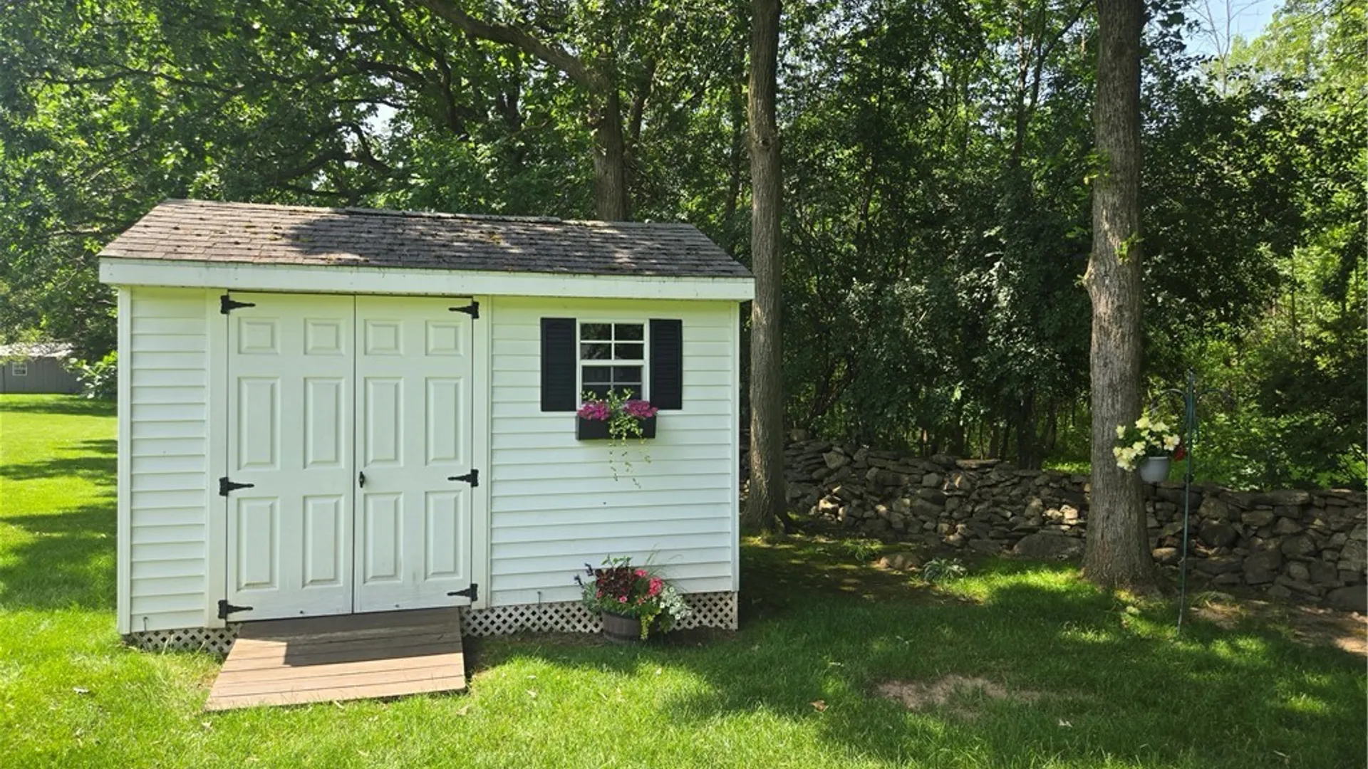 Property at 105 Eastview Drive, Shelby, NY 14103 24