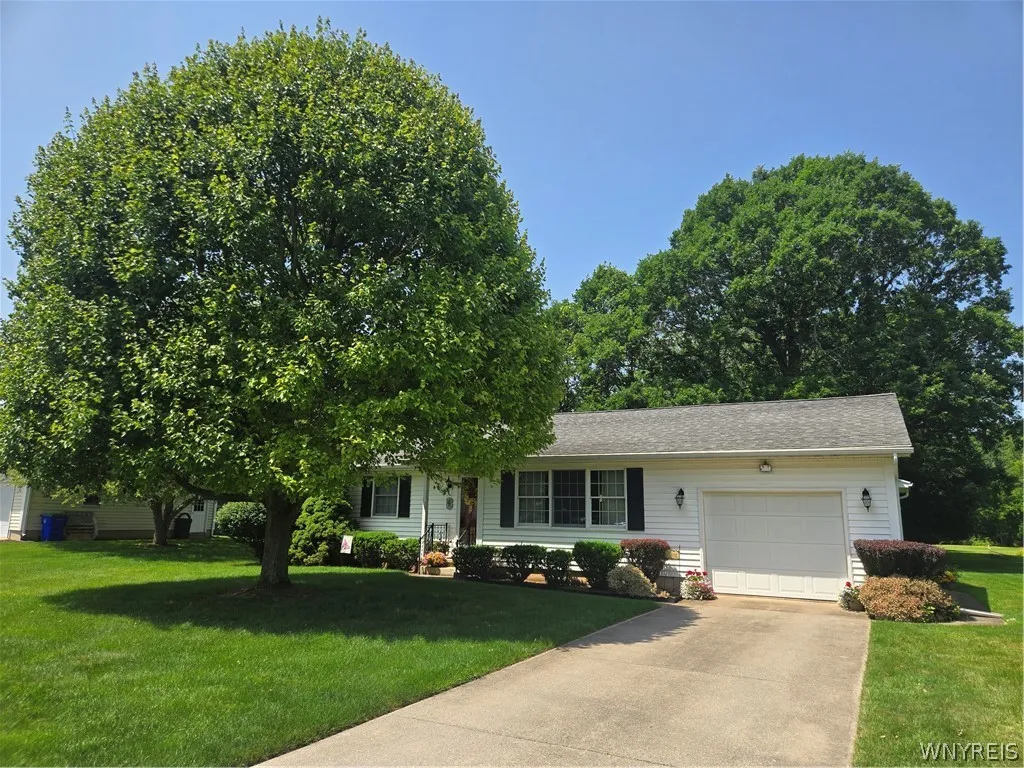 Property at 105 Eastview Drive, Shelby, NY 14103