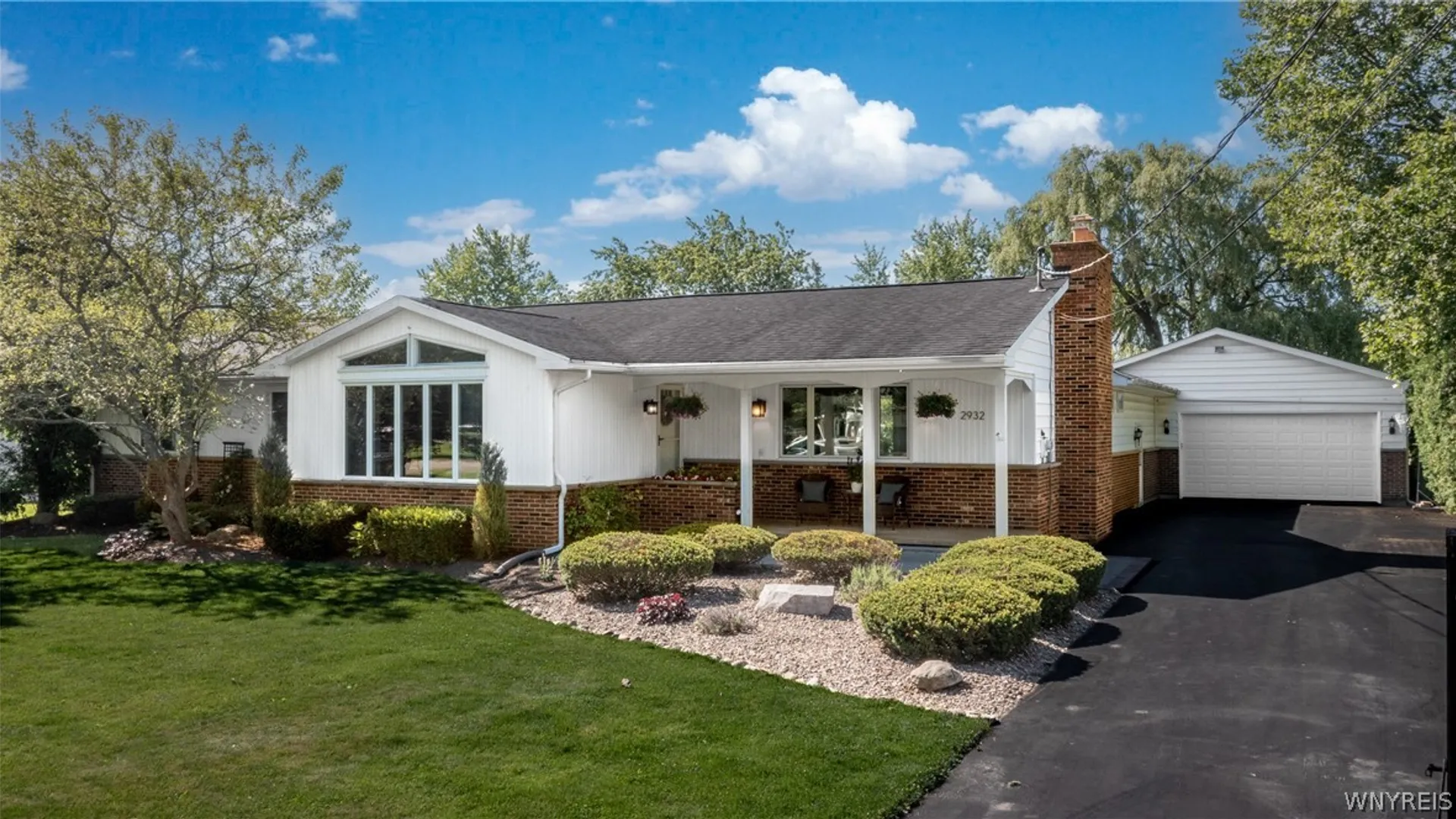 Property at 2932 Brent Dr, Wheatfield, NY 14132 2