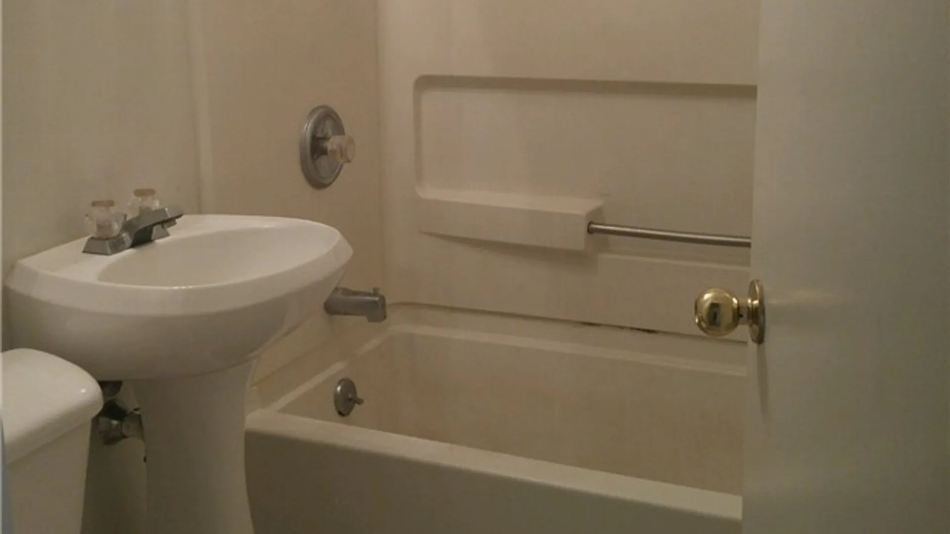 Property at 2600 James Street, Syracuse, NY 13206 6