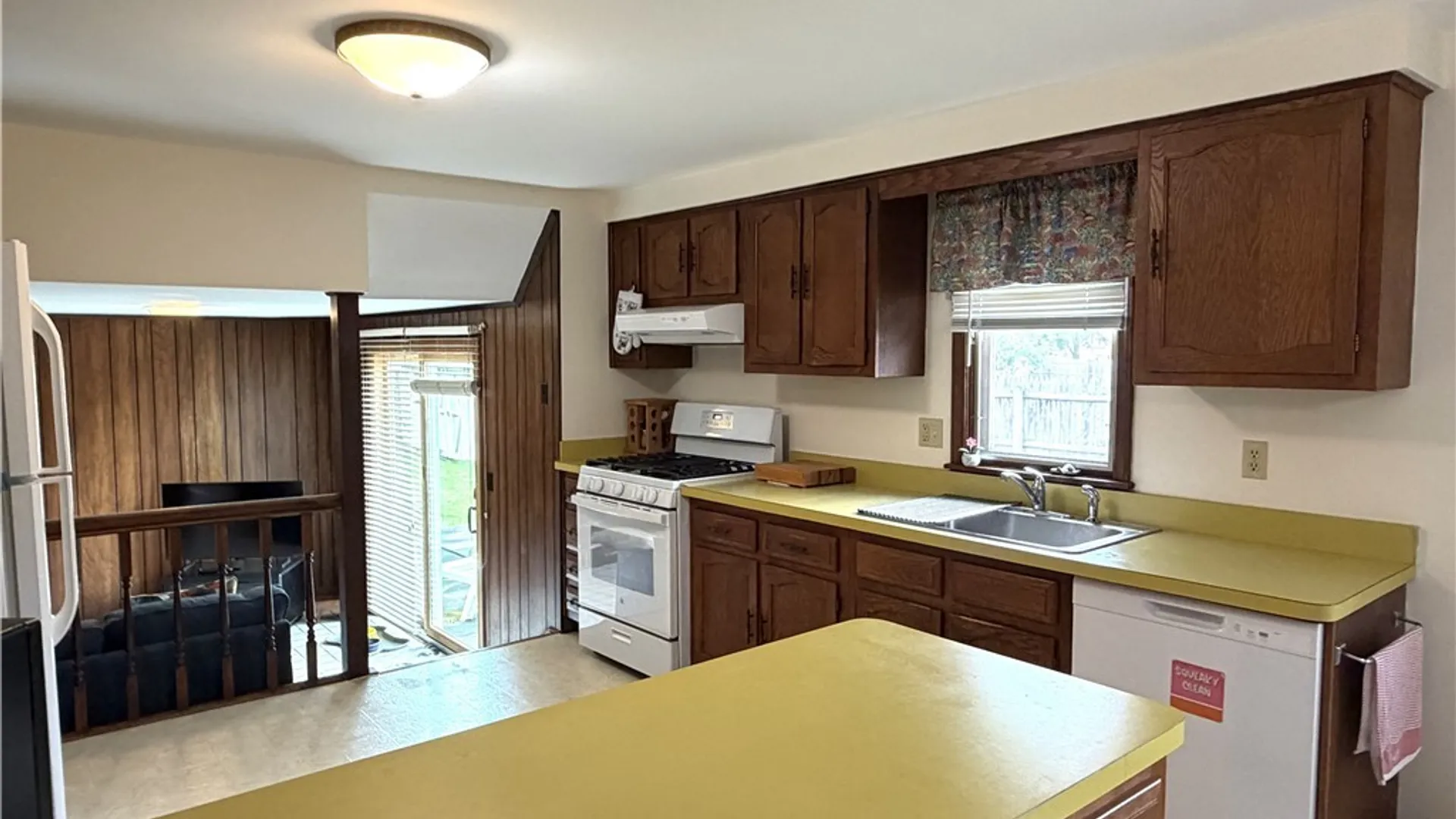 Property at 30 Woodview St Street, Lancaster, NY 14043 11