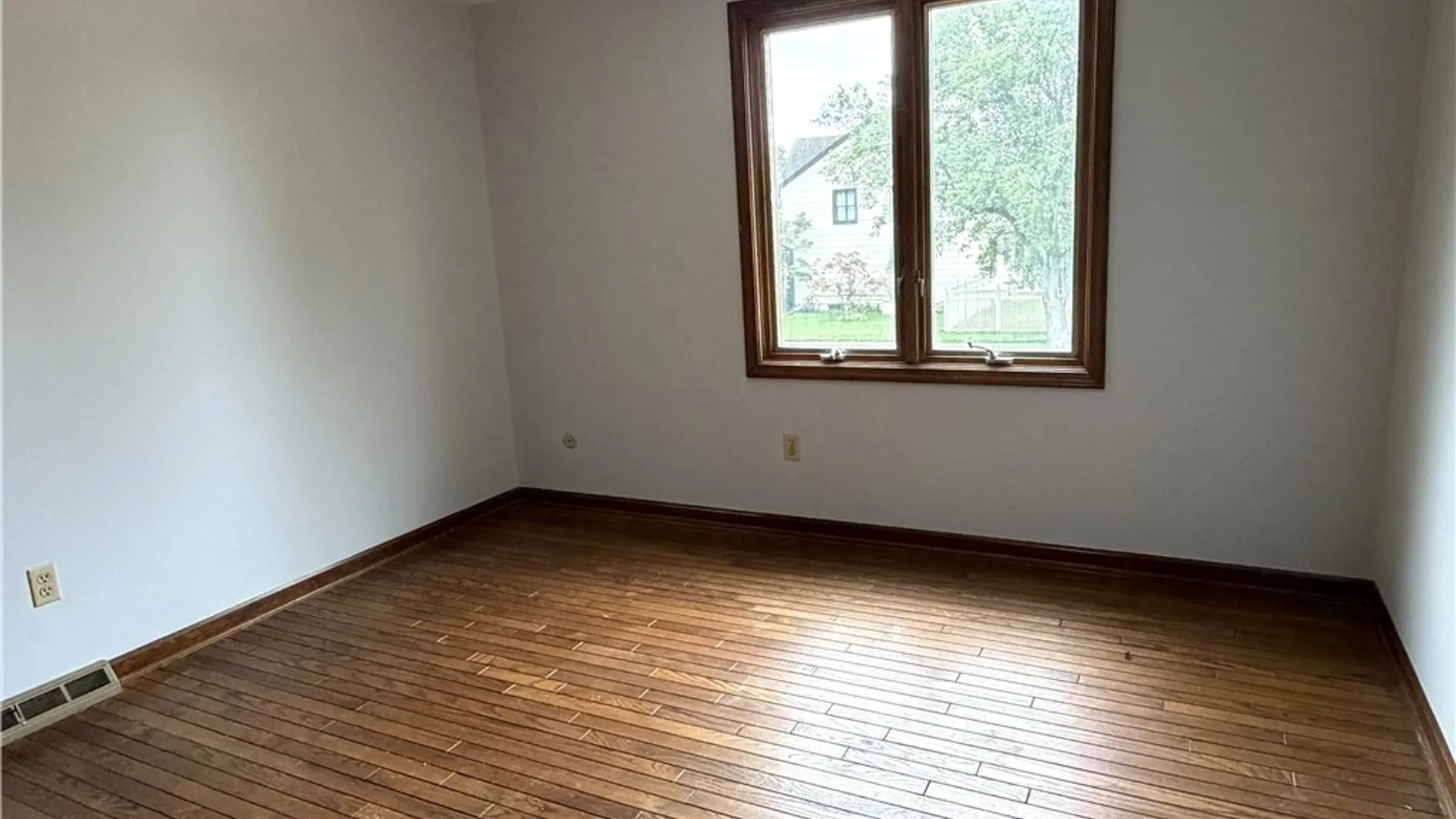Property at 30 Woodview St Street, Lancaster, NY 14043 22