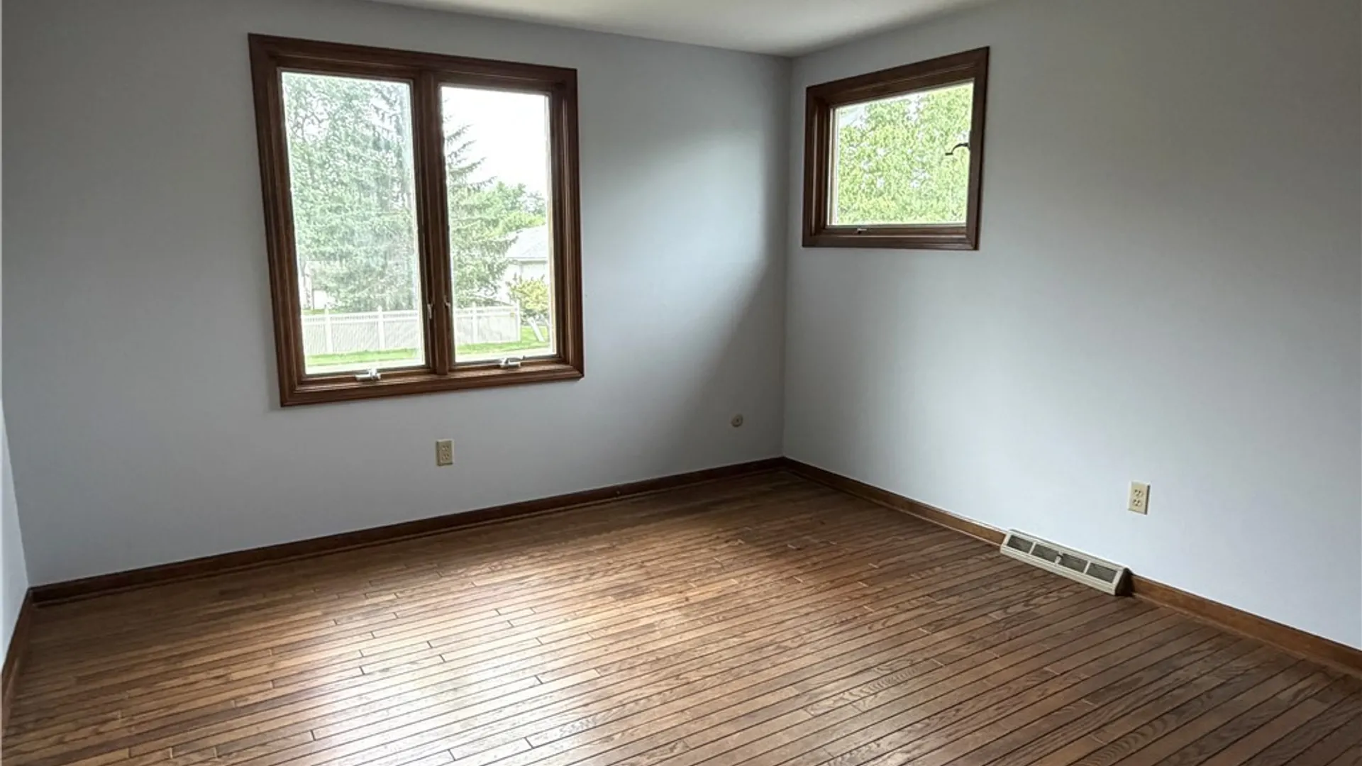 Property at 30 Woodview St Street, Lancaster, NY 14043 23