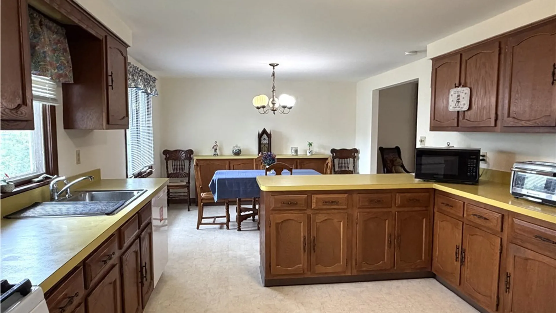 Property at 30 Woodview St Street, Lancaster, NY 14043 9