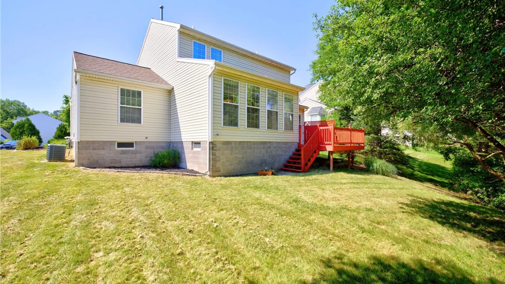 Property at 35 Butterfly Lane, Henrietta, NY 14586 3