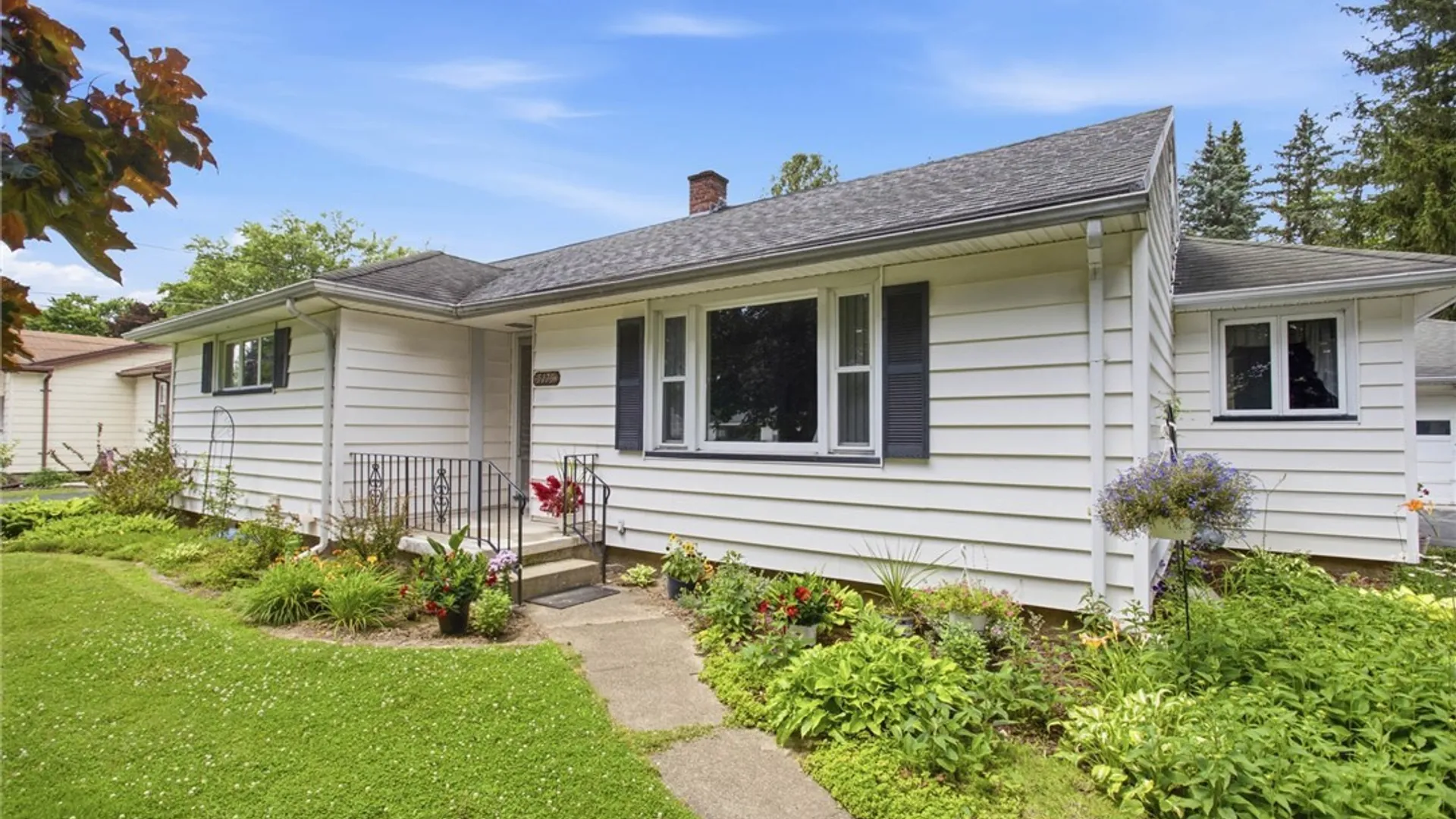 Property at 5175 Sunset Terrace, Batavia, NY 14020 2