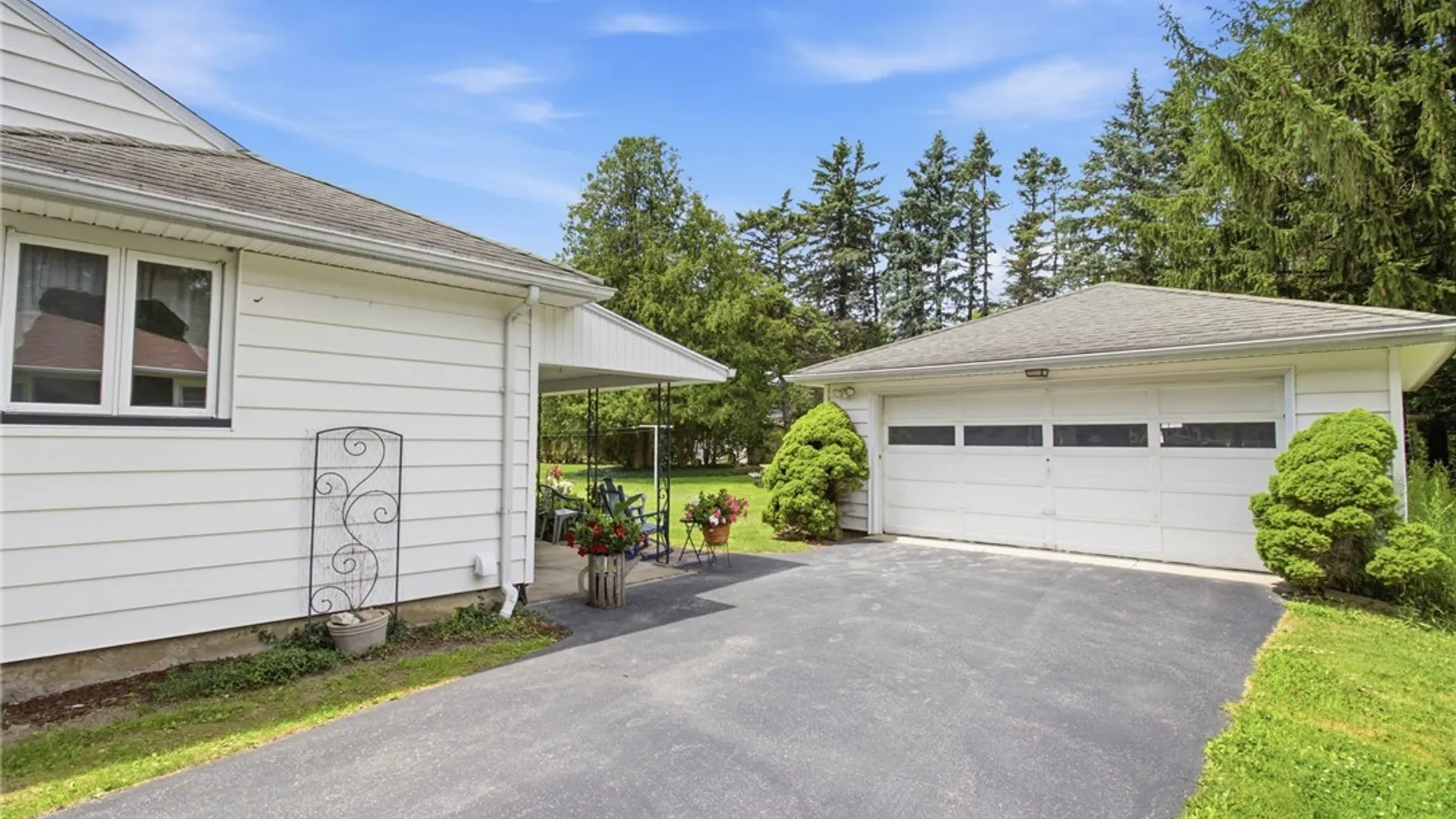 Property at 5175 Sunset Terrace, Batavia, NY 14020 32