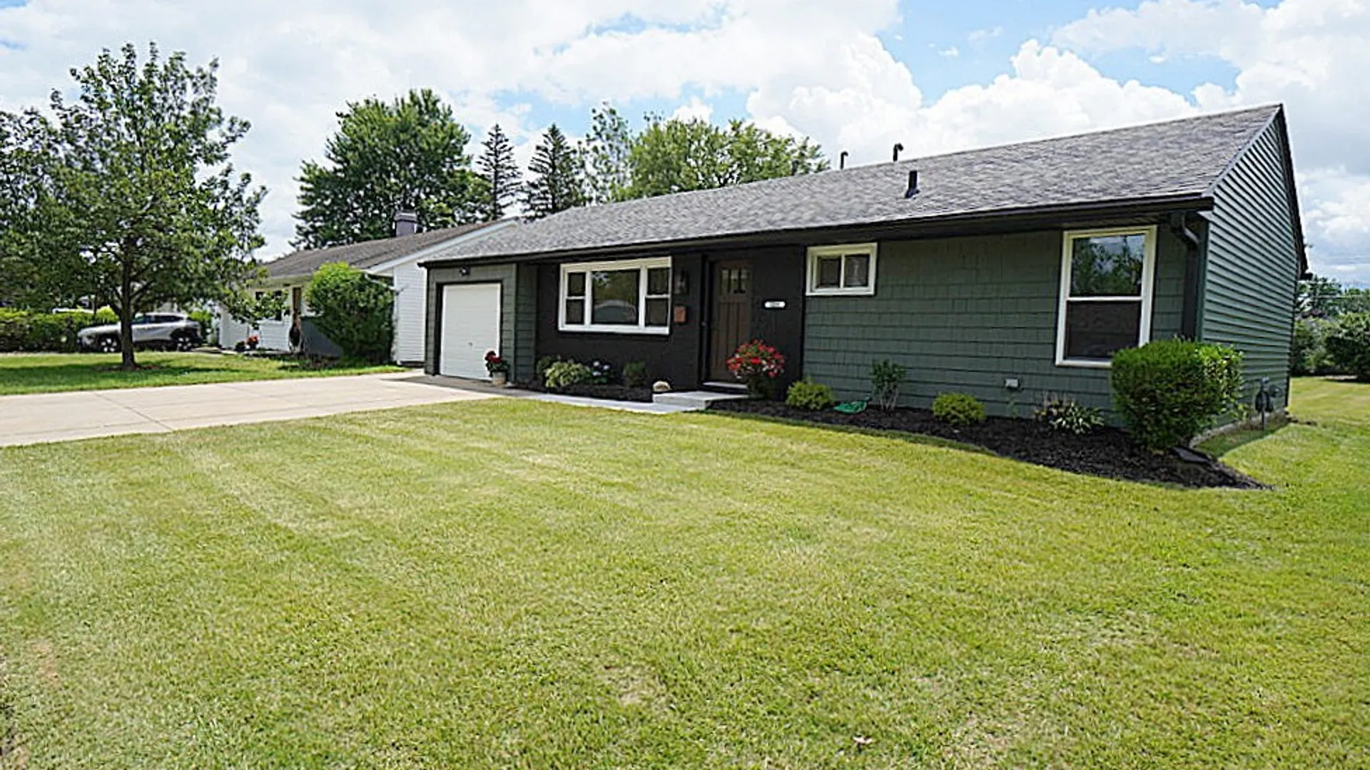 Property at 1733 Leah Drive, North Tonawanda, NY 14120 3