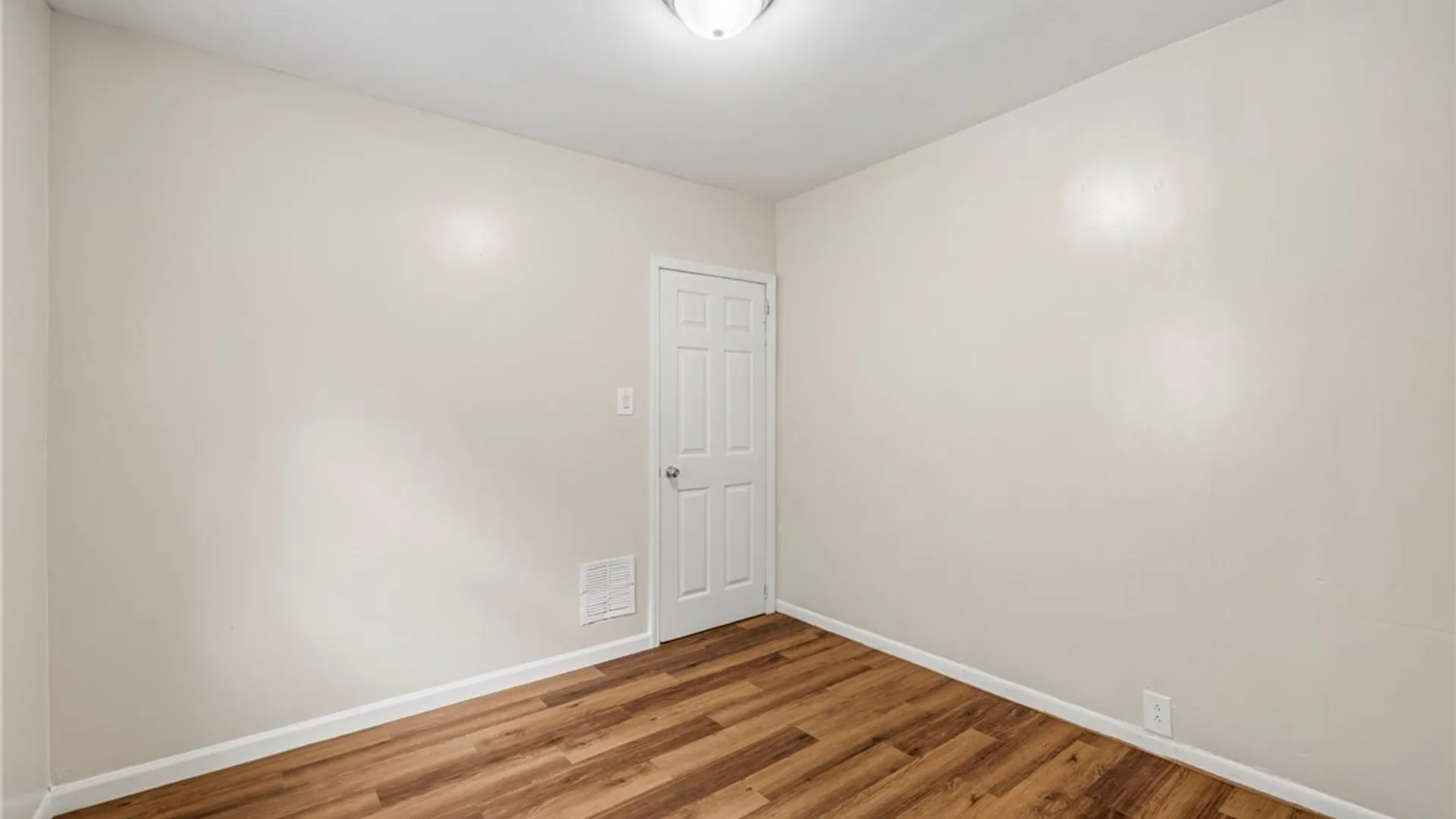 Property at 258 Newburgh Avenue, Buffalo, NY 14215 15