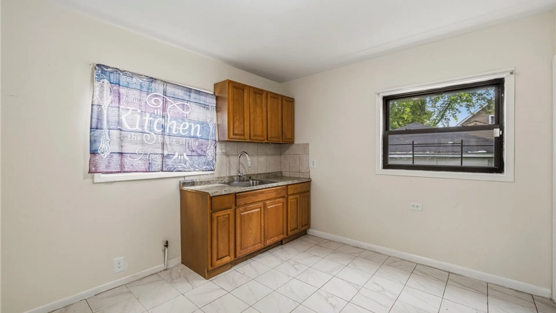 Property at 258 Newburgh Avenue, Buffalo, NY 14215 16