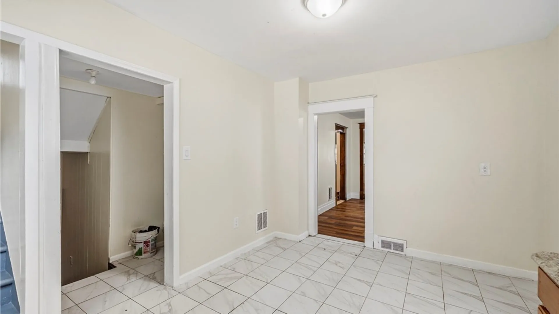 Property at 258 Newburgh Avenue, Buffalo, NY 14215 17