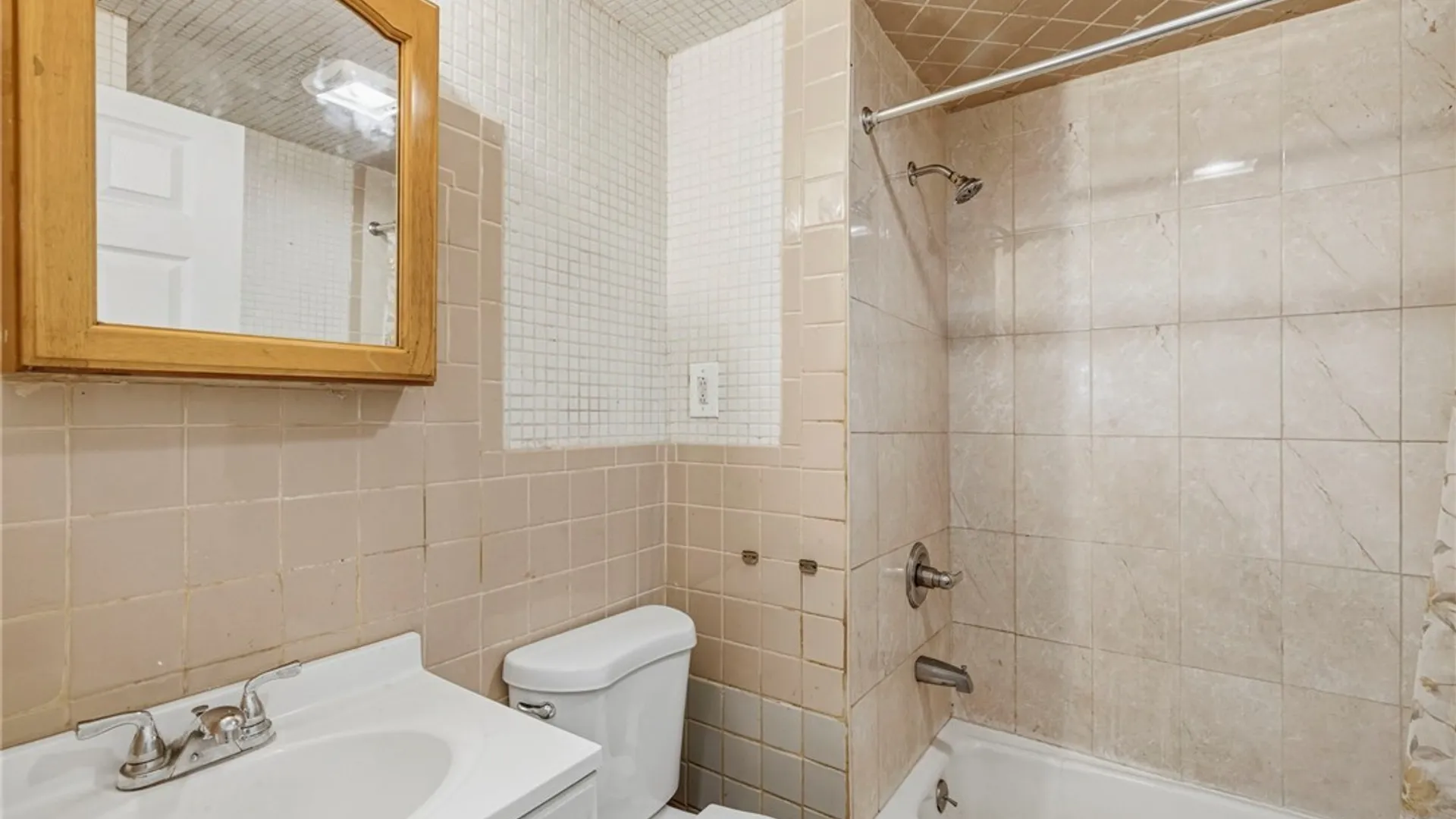Property at 258 Newburgh Avenue, Buffalo, NY 14215 18