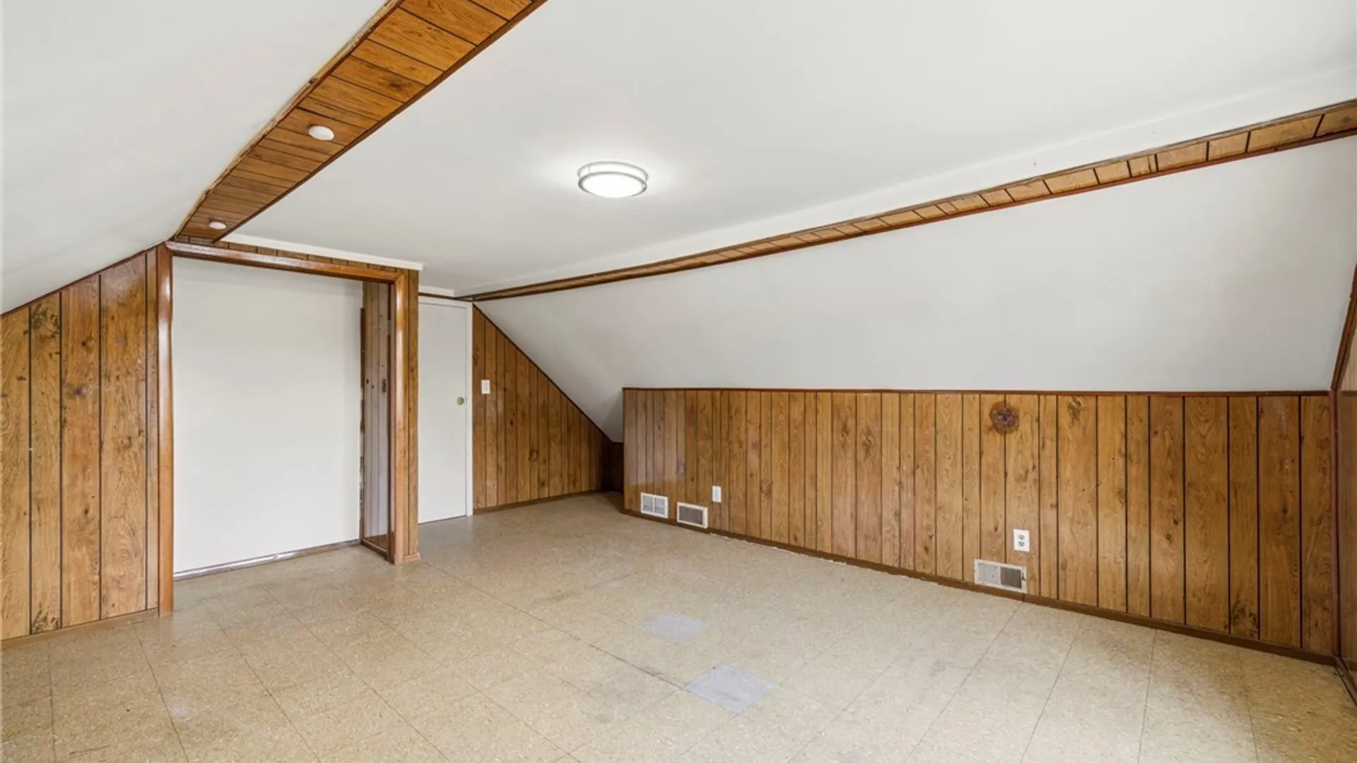 Property at 258 Newburgh Avenue, Buffalo, NY 14215 22