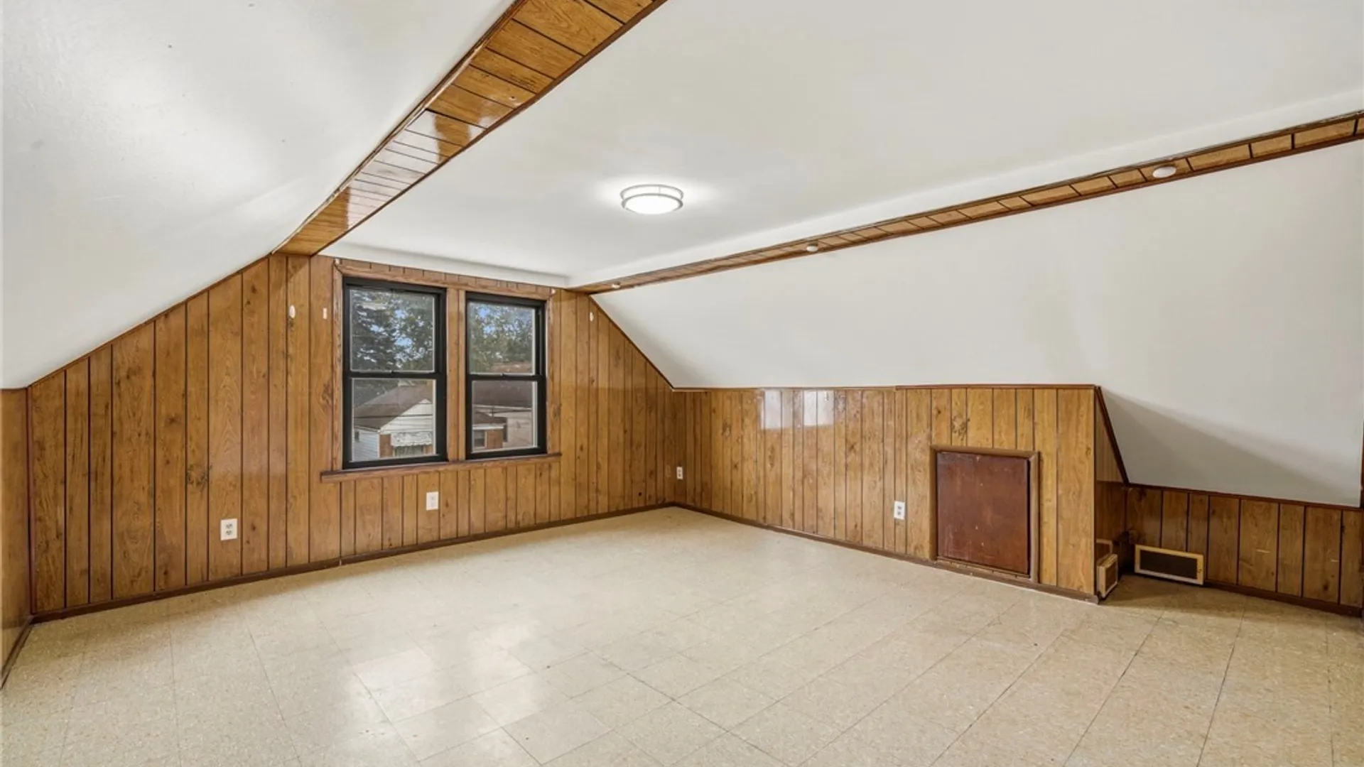 Property at 258 Newburgh Avenue, Buffalo, NY 14215 23