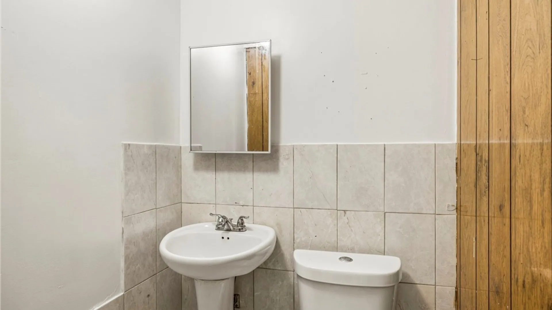 Property at 258 Newburgh Avenue, Buffalo, NY 14215 28