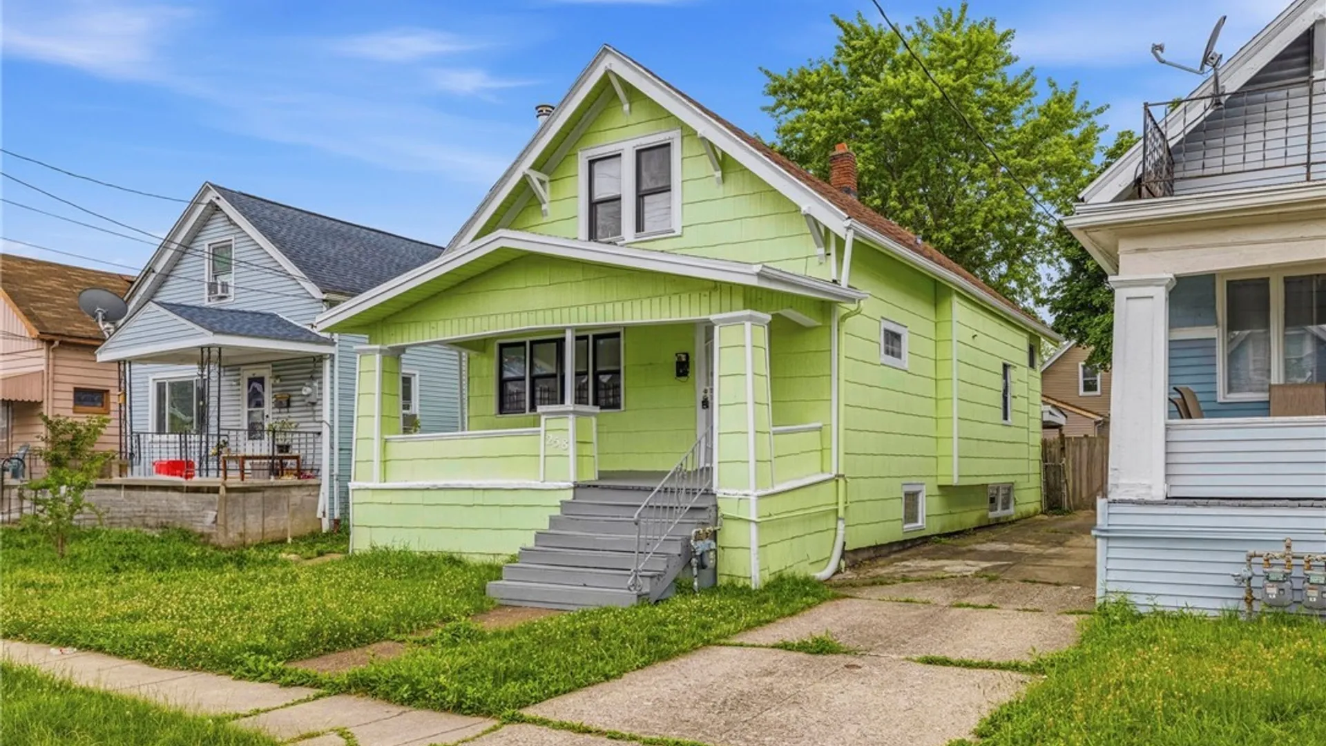 Property at 258 Newburgh Avenue, Buffalo, NY 14215 3