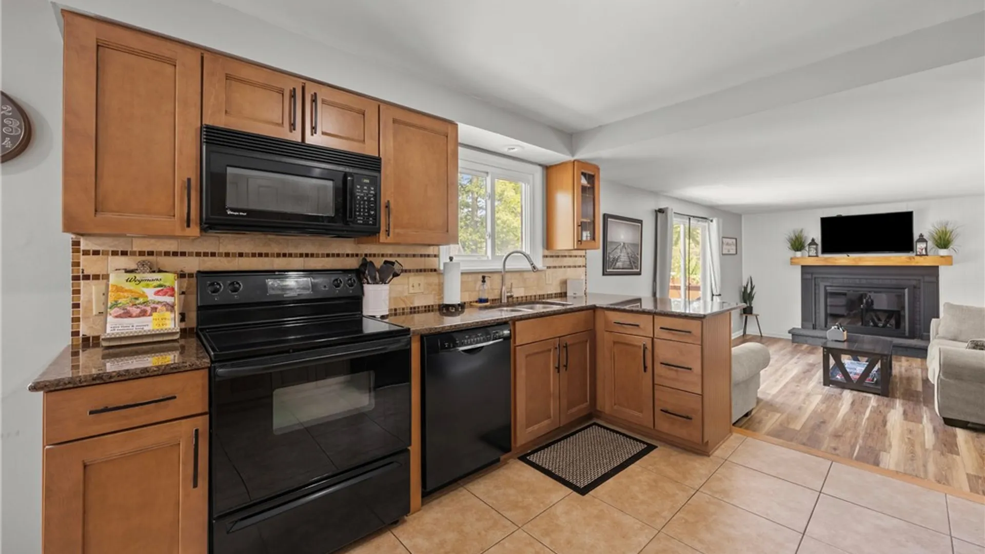 Property at 610 Vintage Lane, Greece, NY 14615 10