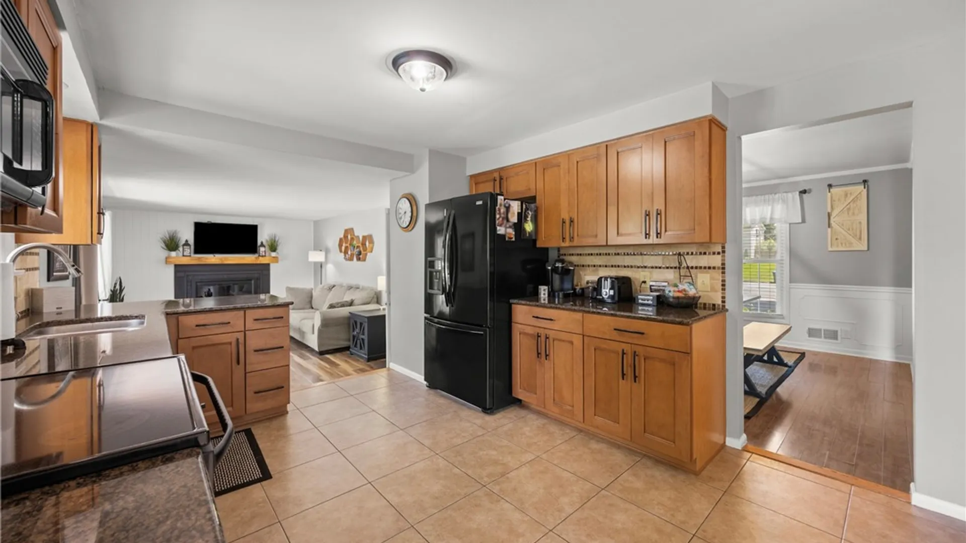 Property at 610 Vintage Lane, Greece, NY 14615 12